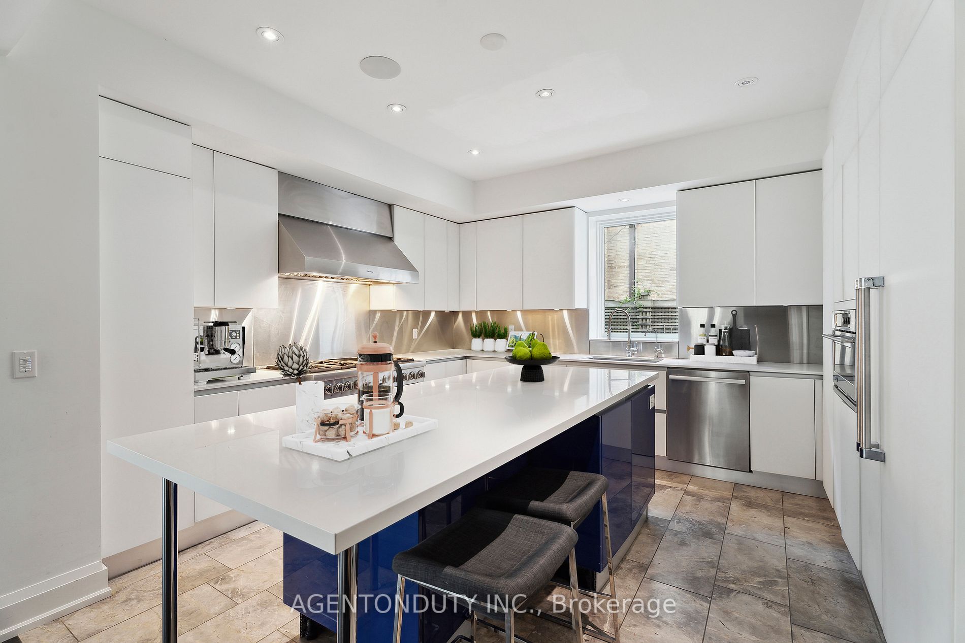 18 Forest Hill Rd