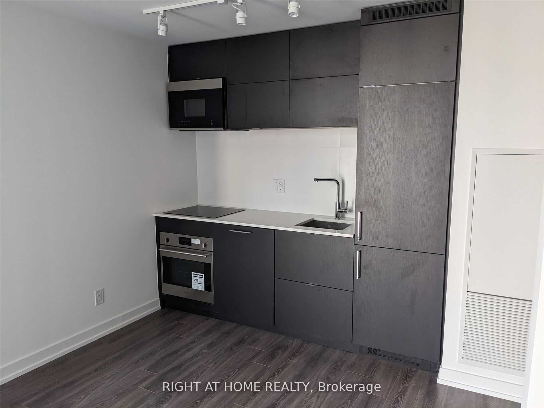 20 Edward St, #1520