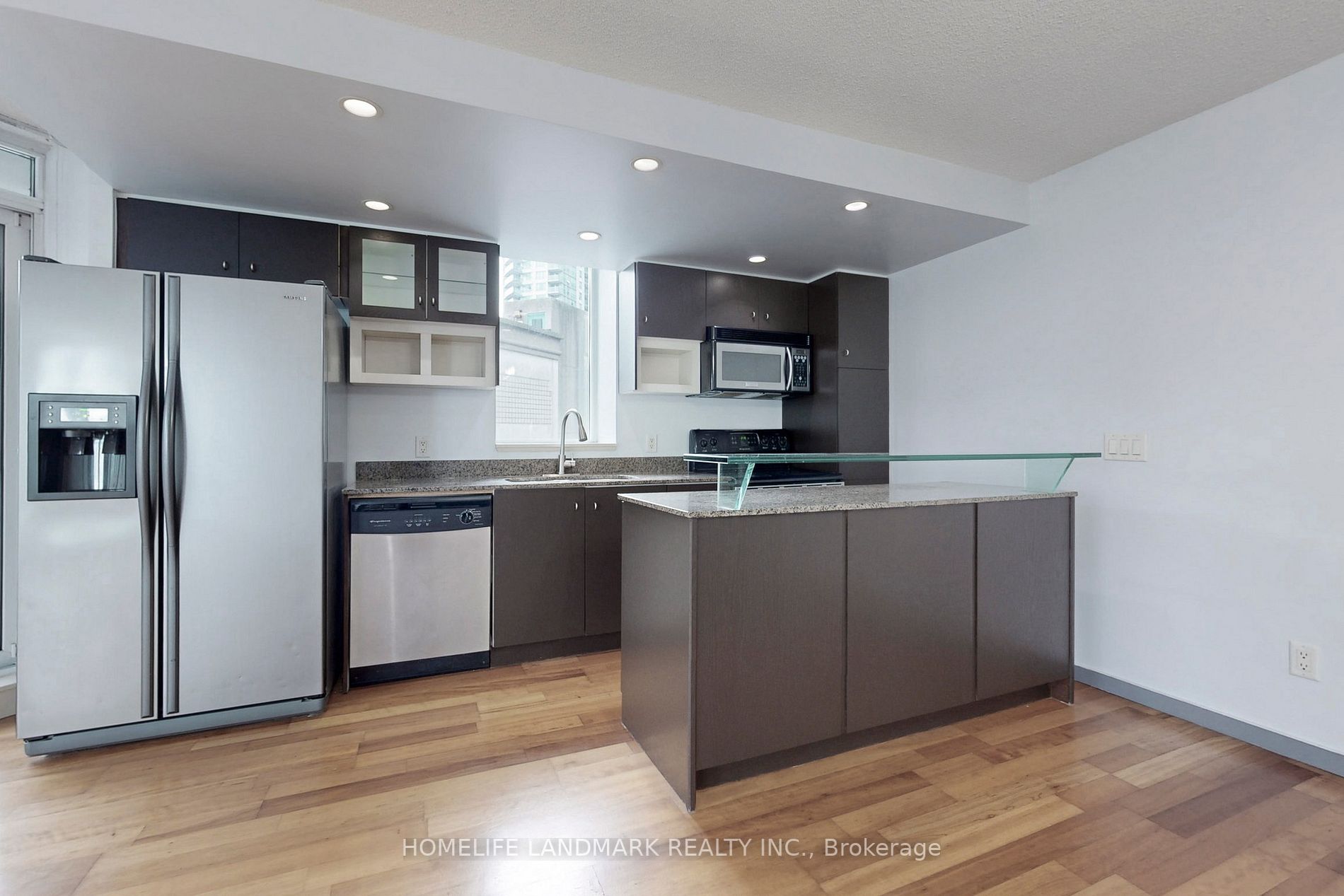 8 York St, #612