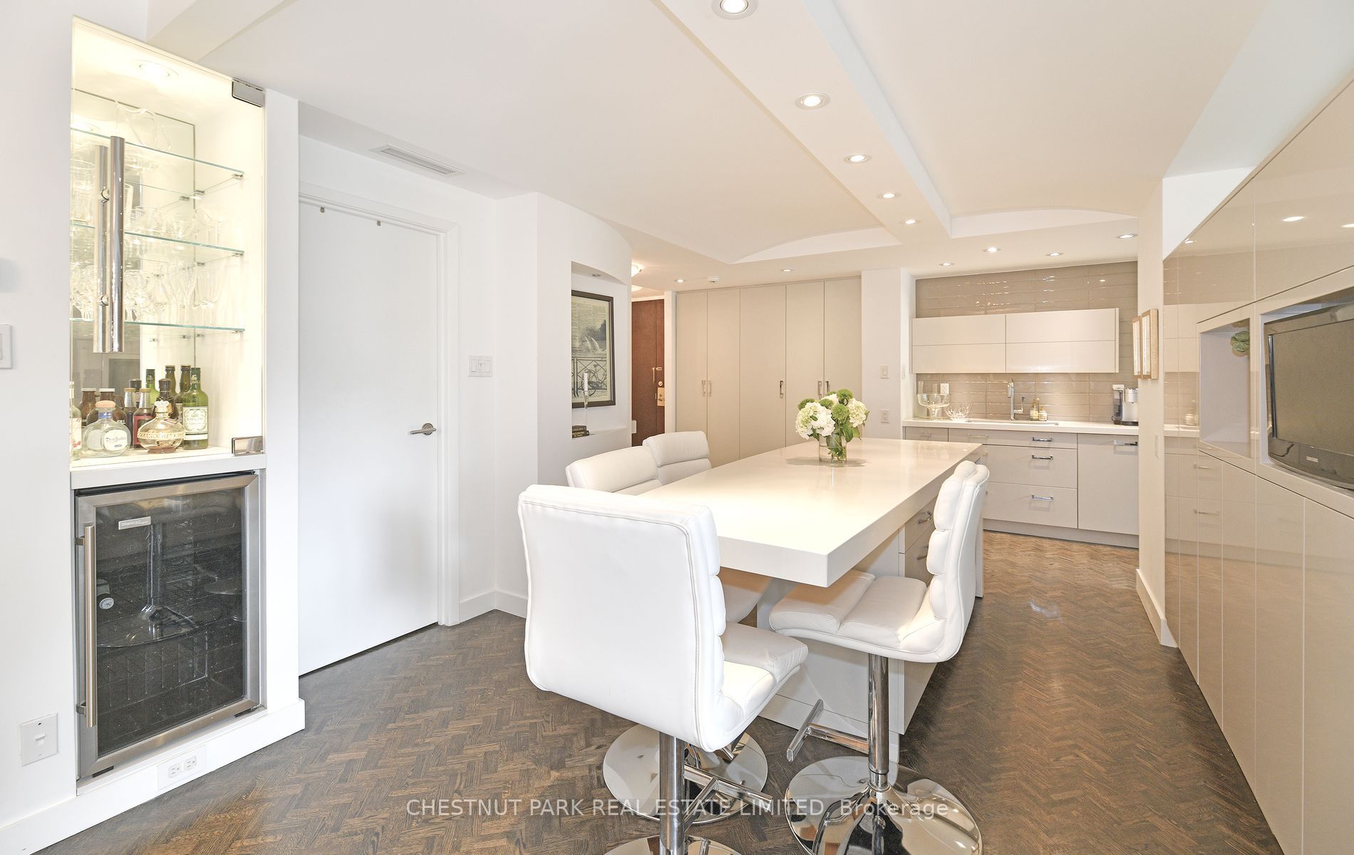 447 Walmer Rd, #308