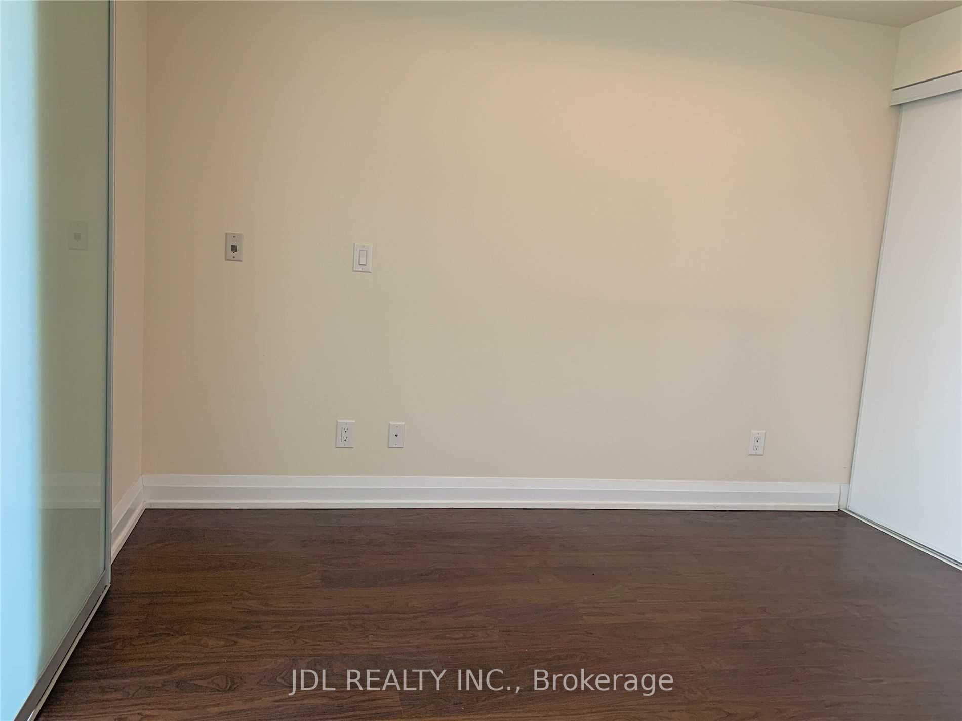 5 Sheppard Ave E, #2824