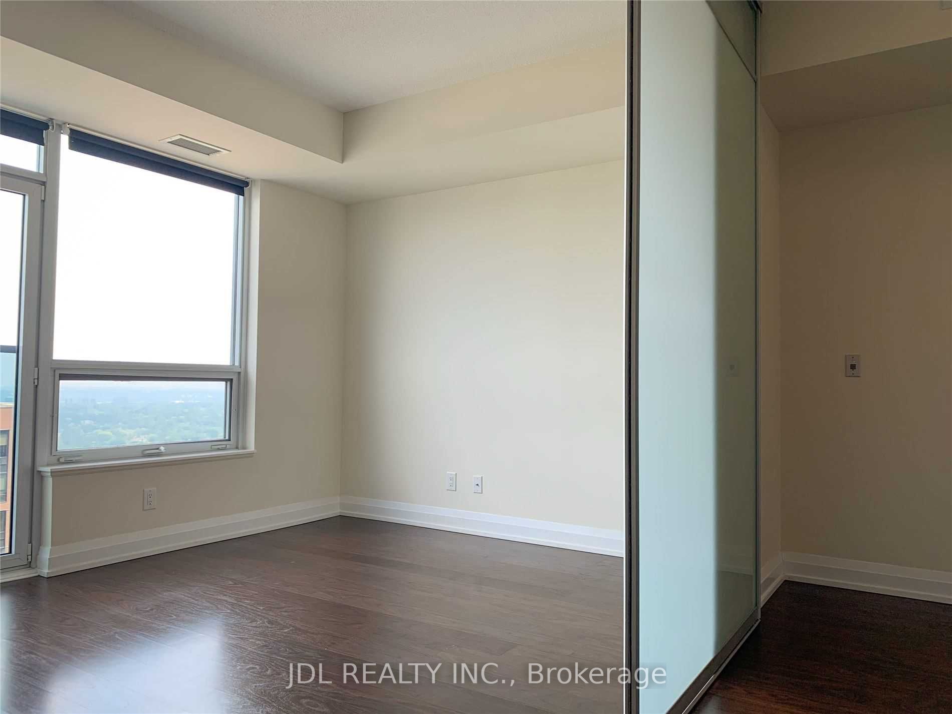 5 Sheppard Ave E, #2824