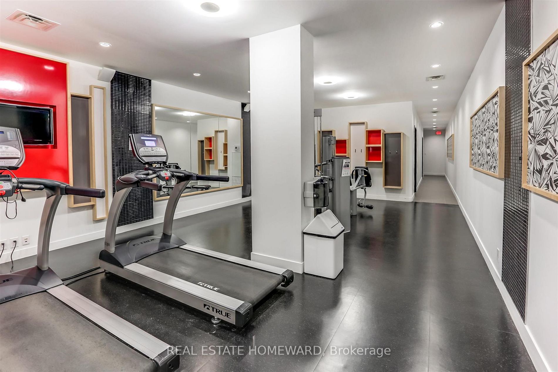 569 King St E, #406