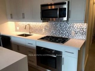 569 King St E, #406