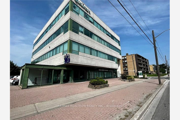 3910 Bathurst St, Toronto