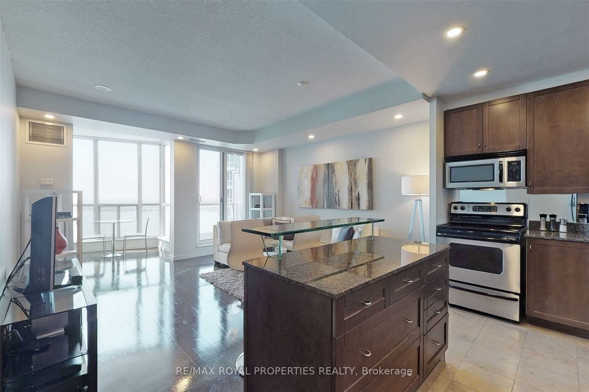8 York St, #2710