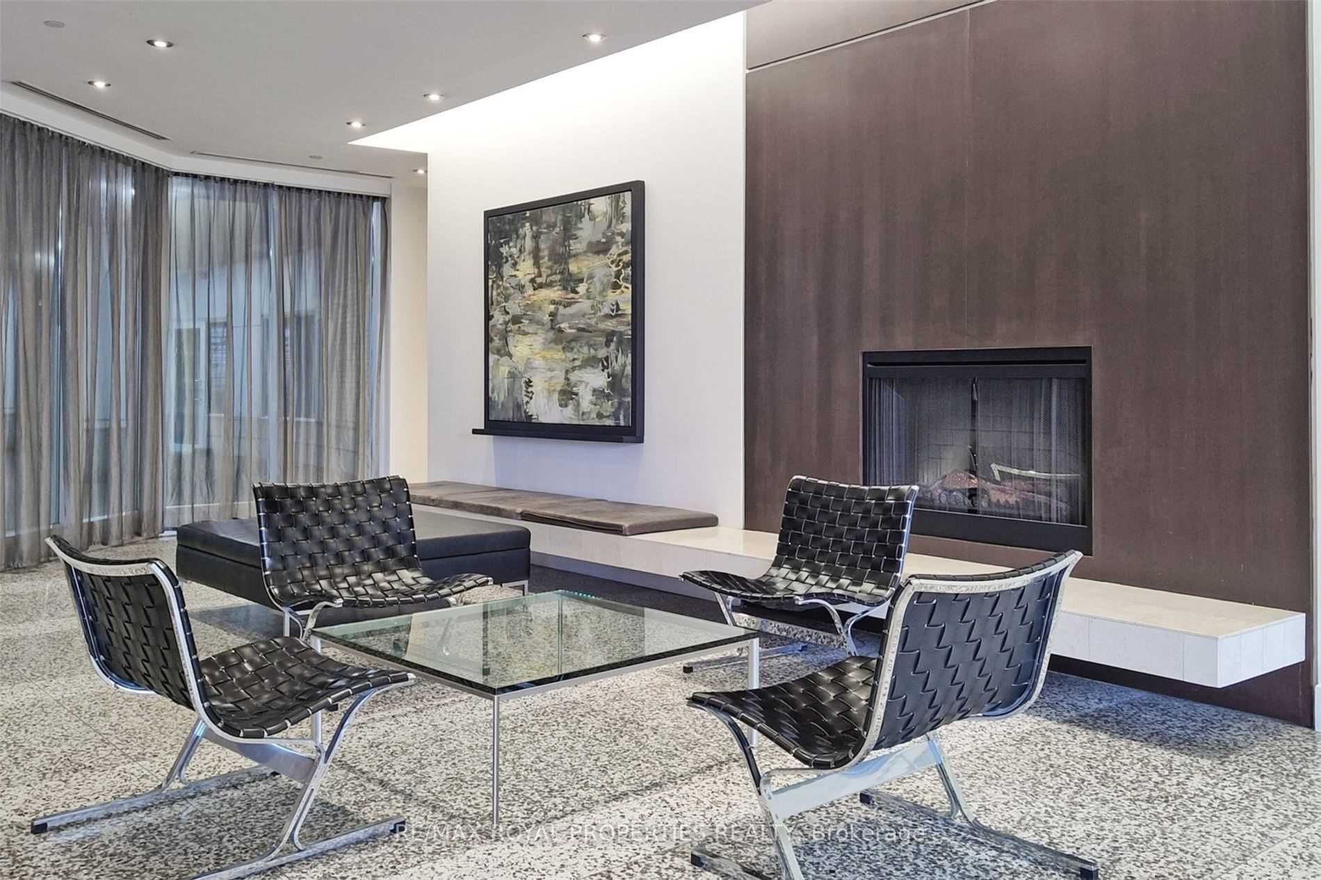 8 York St, #2710
