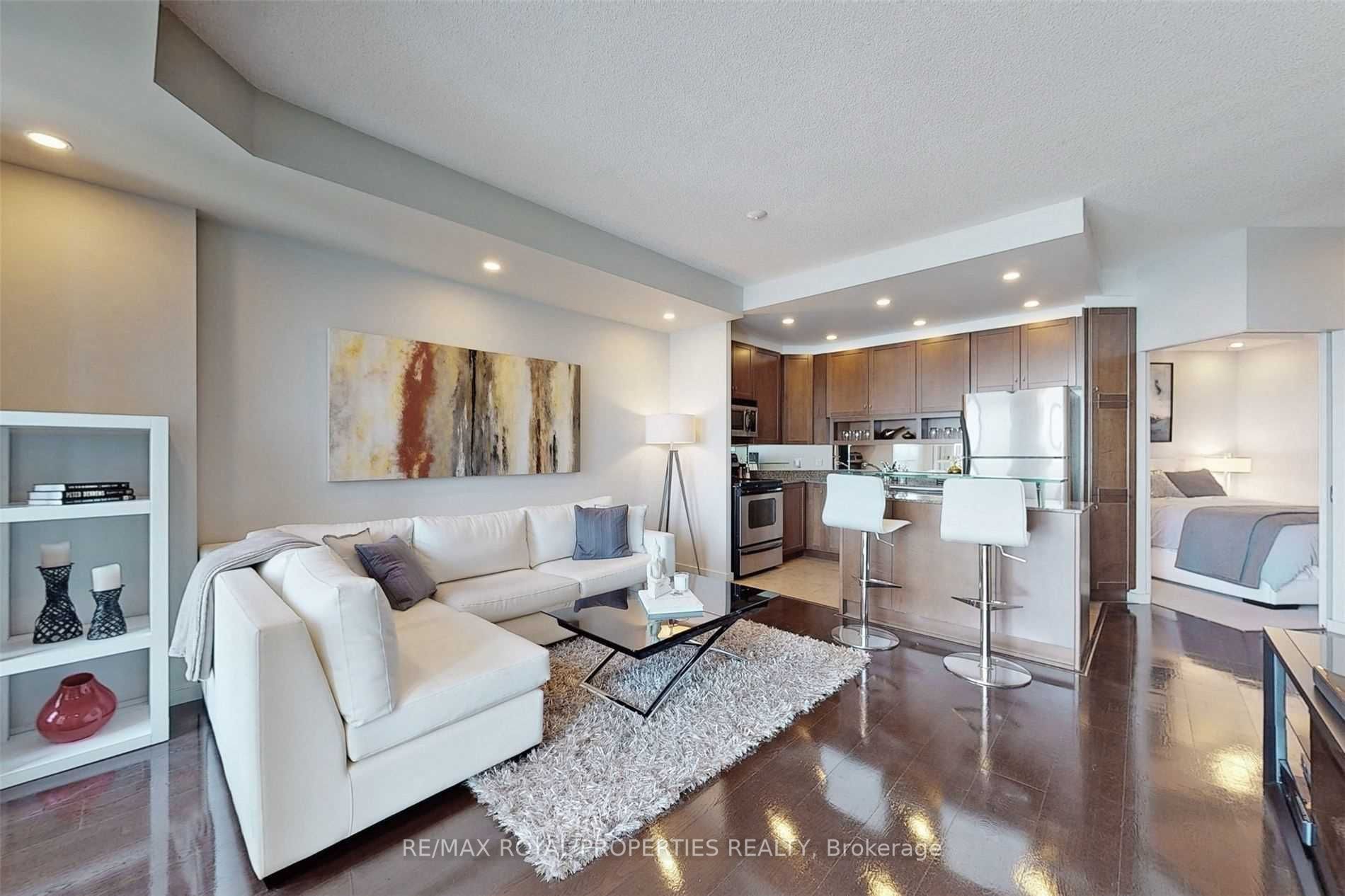 8 York St, #2710