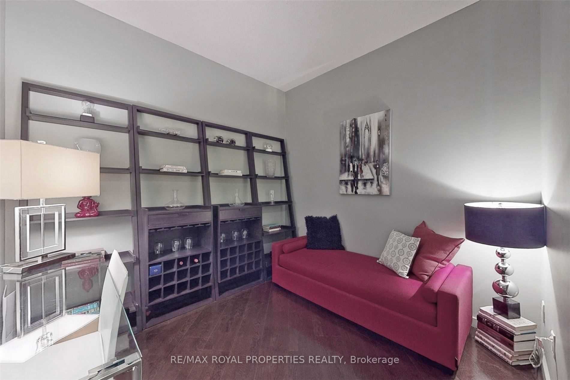 8 York St, #2710