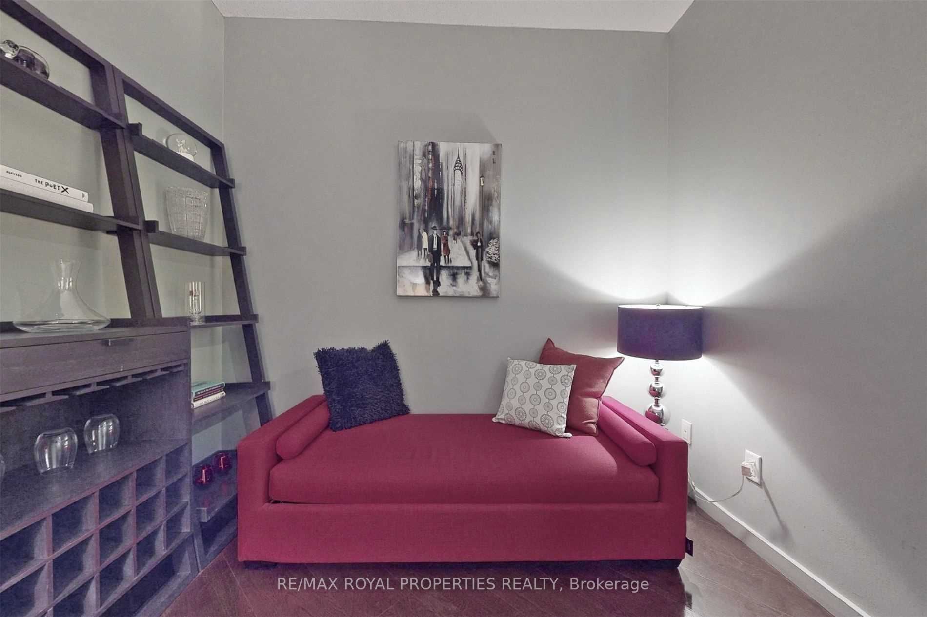 8 York St, #2710