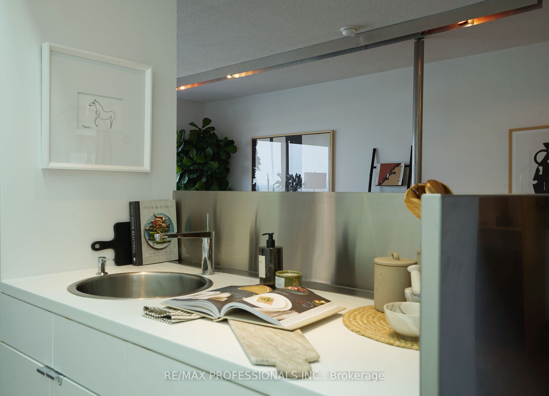 1001 Bay St, #2316