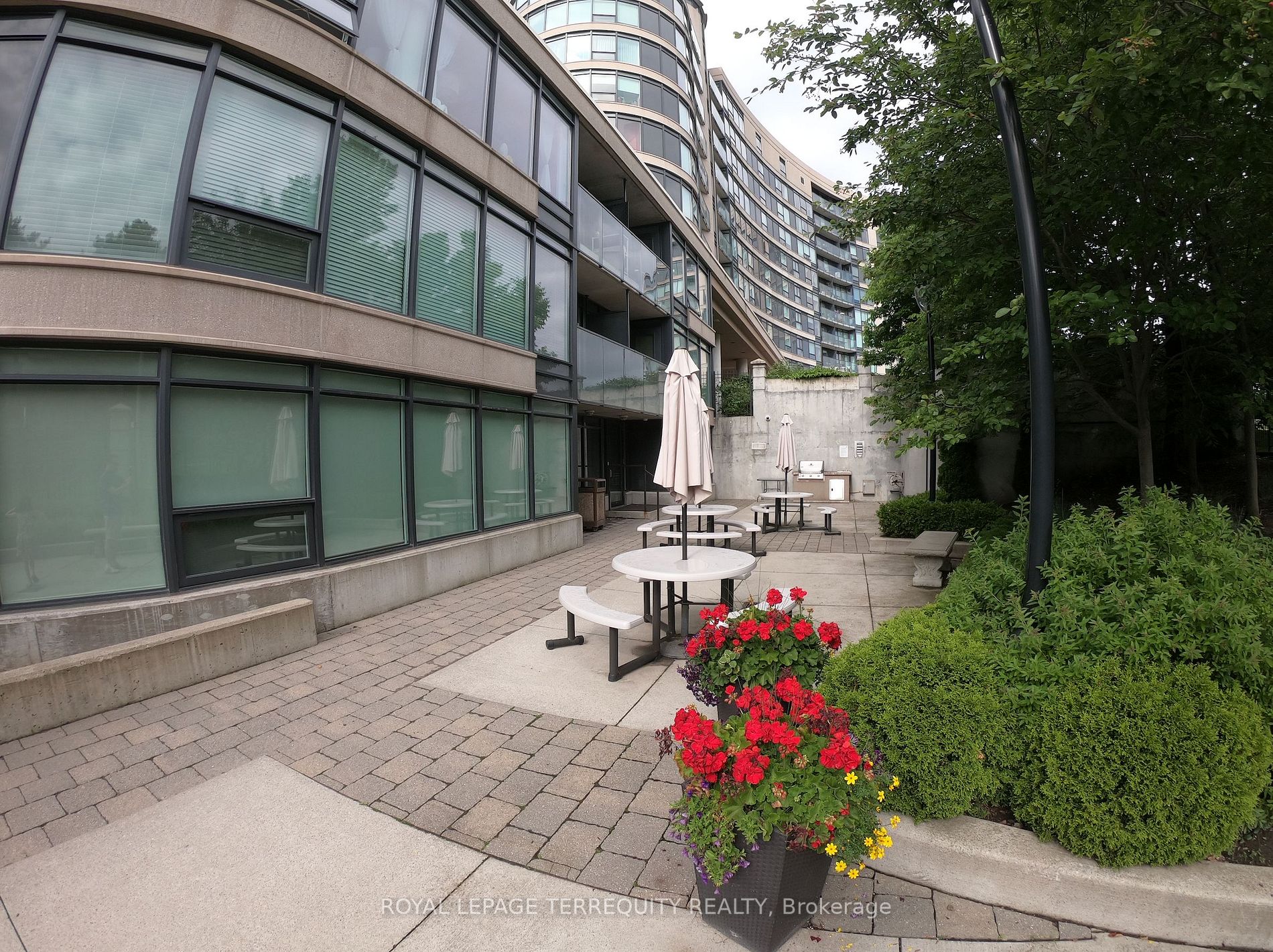 18 Valley Woods Rd, #1001