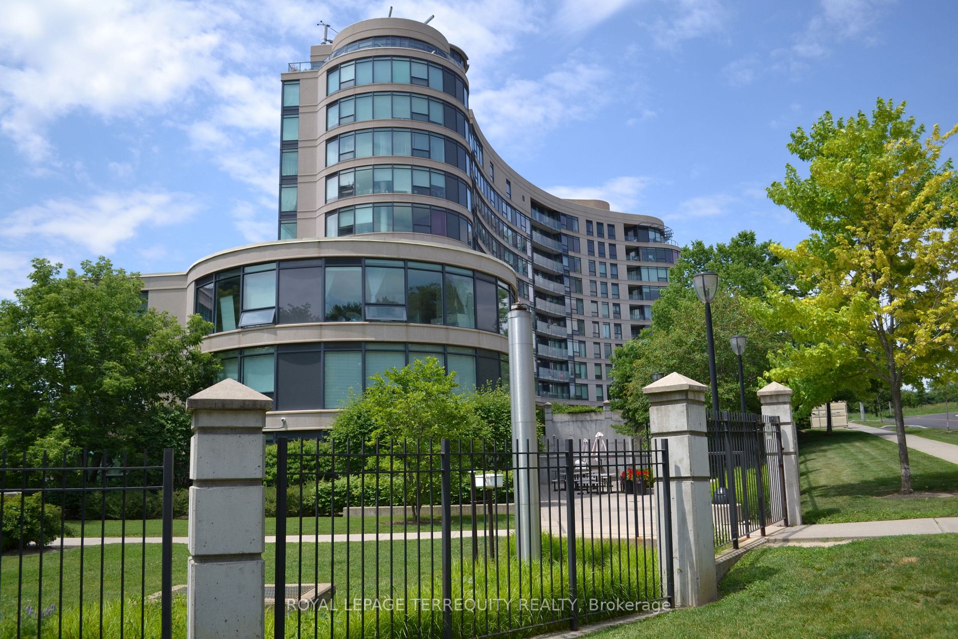 18 Valley Woods Rd, #1001