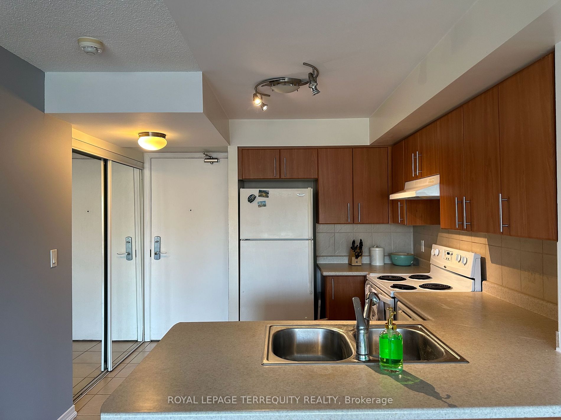 18 Valley Woods Rd, #1001