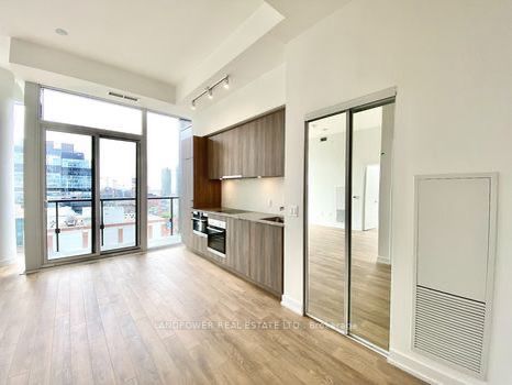 158 Front St E, #1112