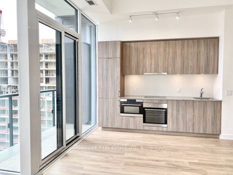158 Front St E, #1112
