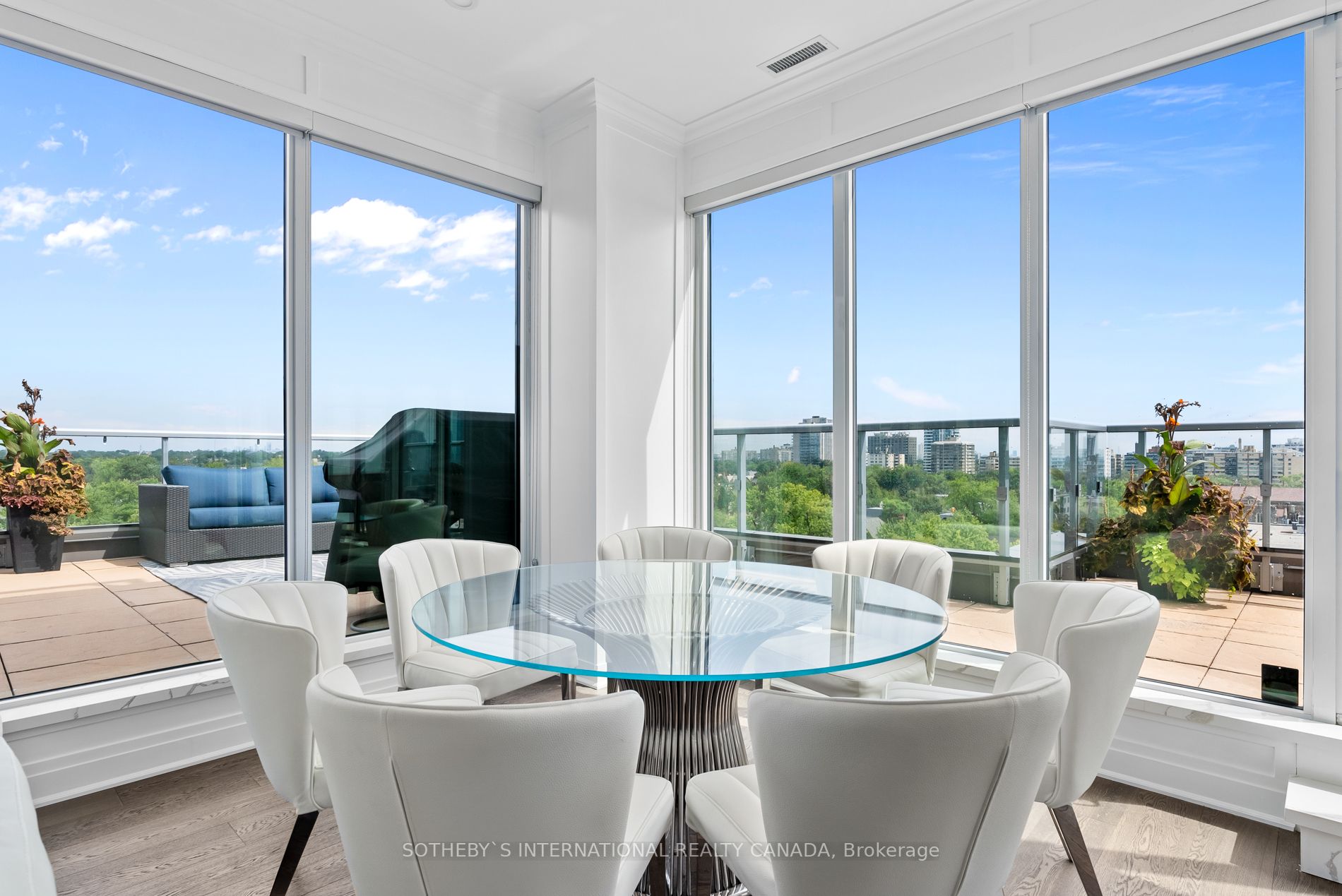 6 Parkwood Ave, #901