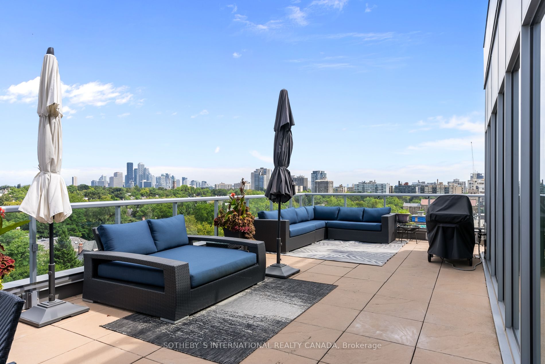 6 Parkwood Ave, #901