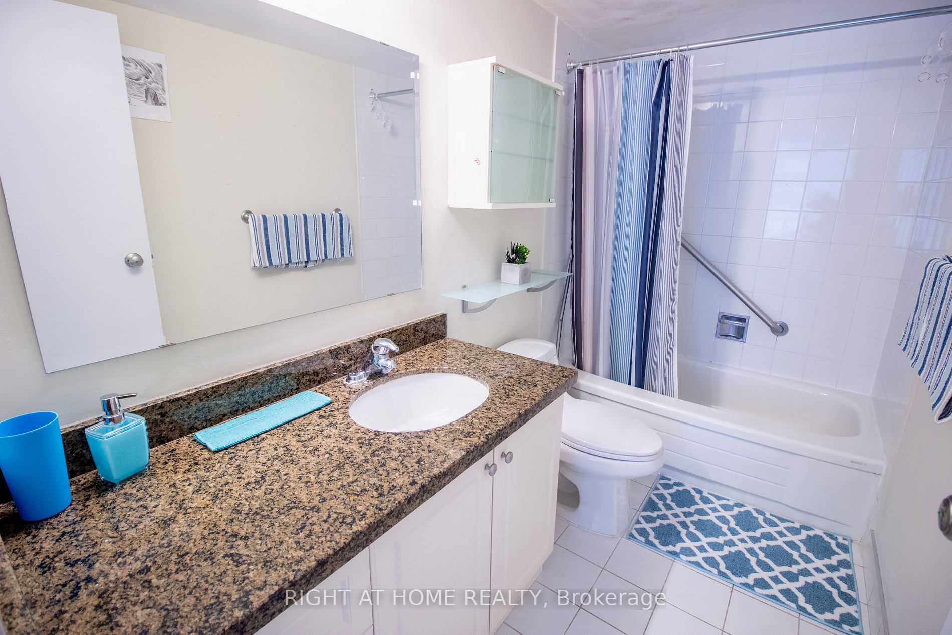 5785 Yonge St, #505