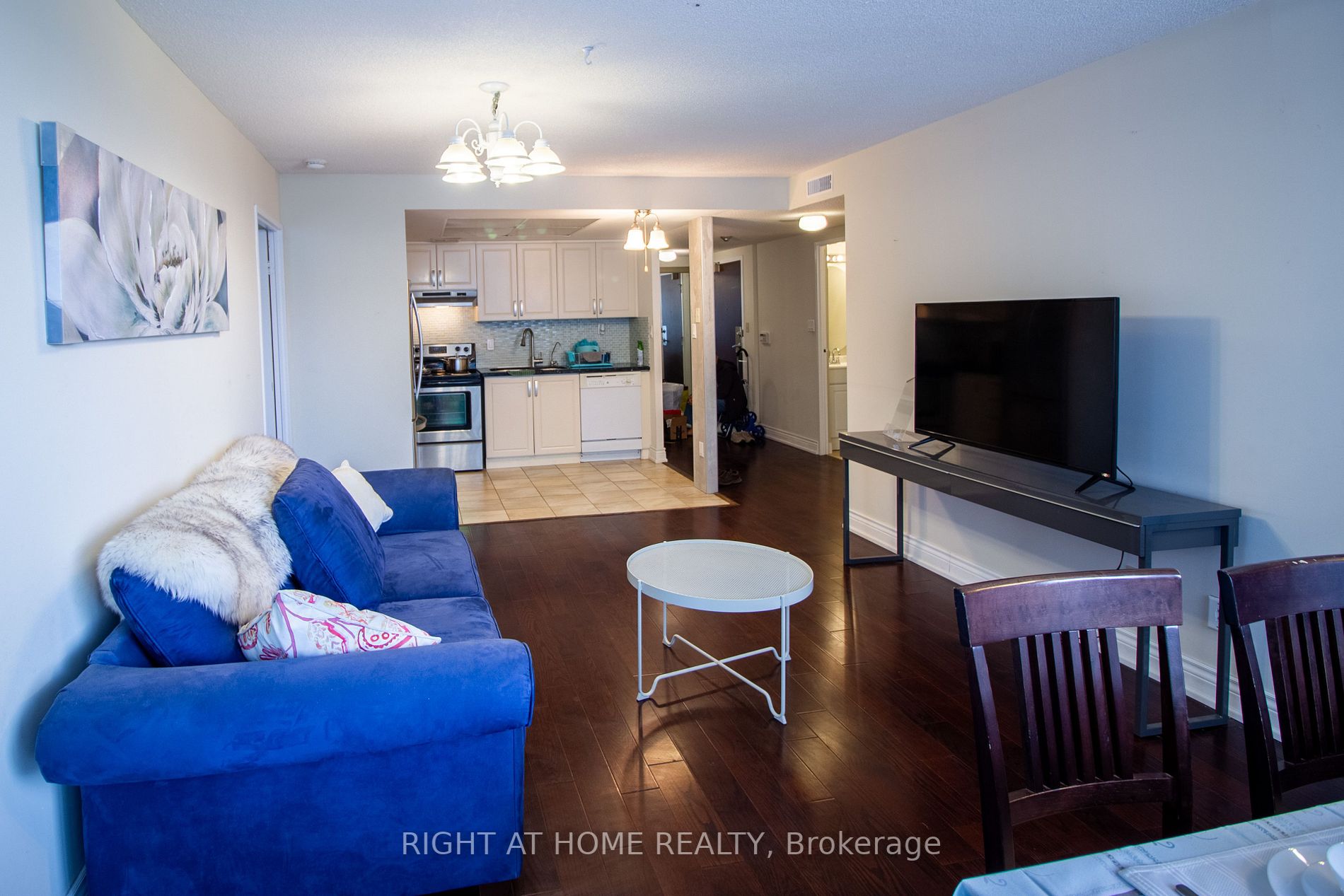 5785 Yonge St, #505