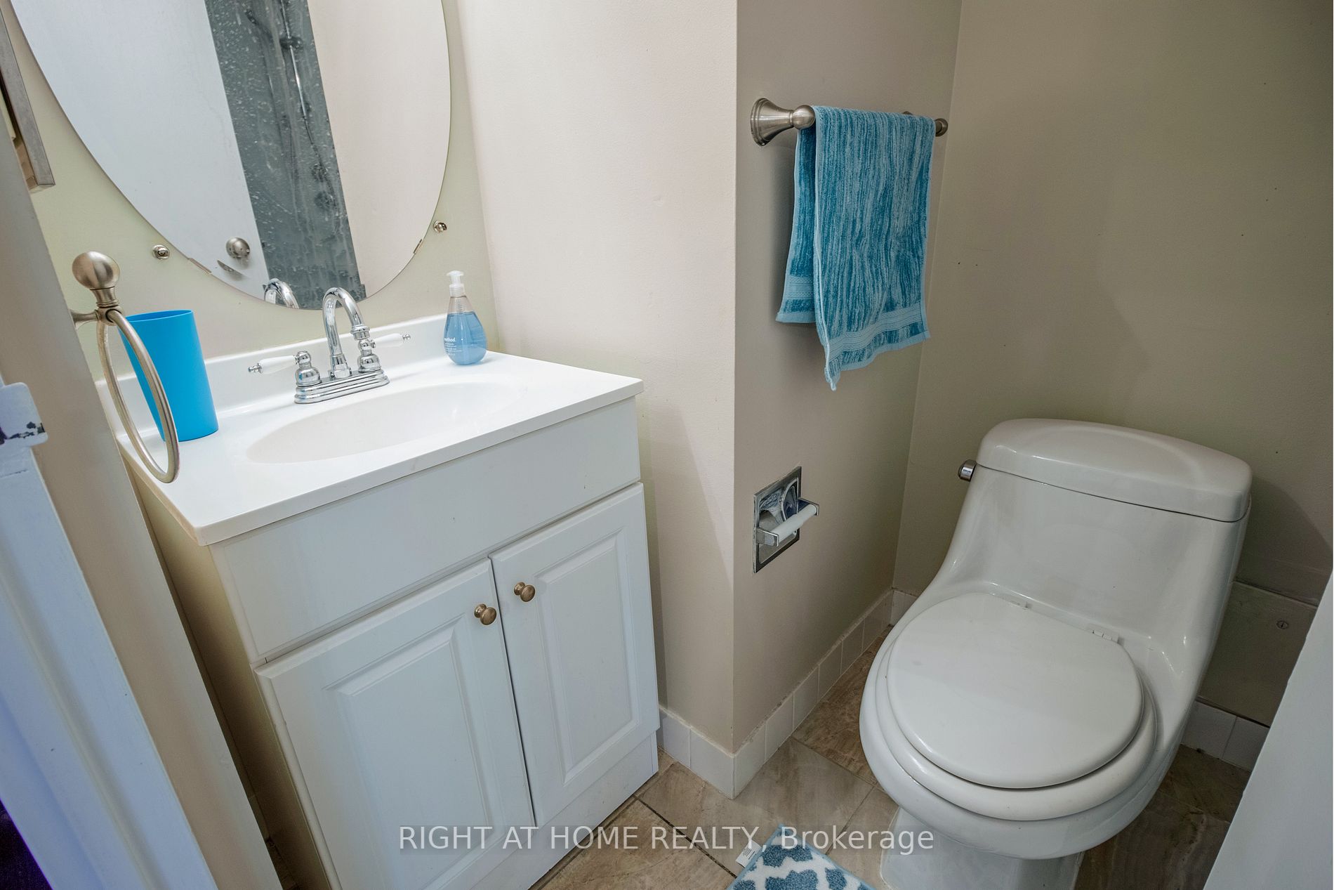 5785 Yonge St, #505