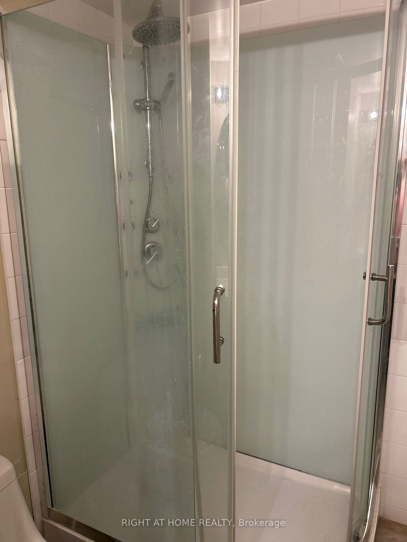 5785 Yonge St, #505