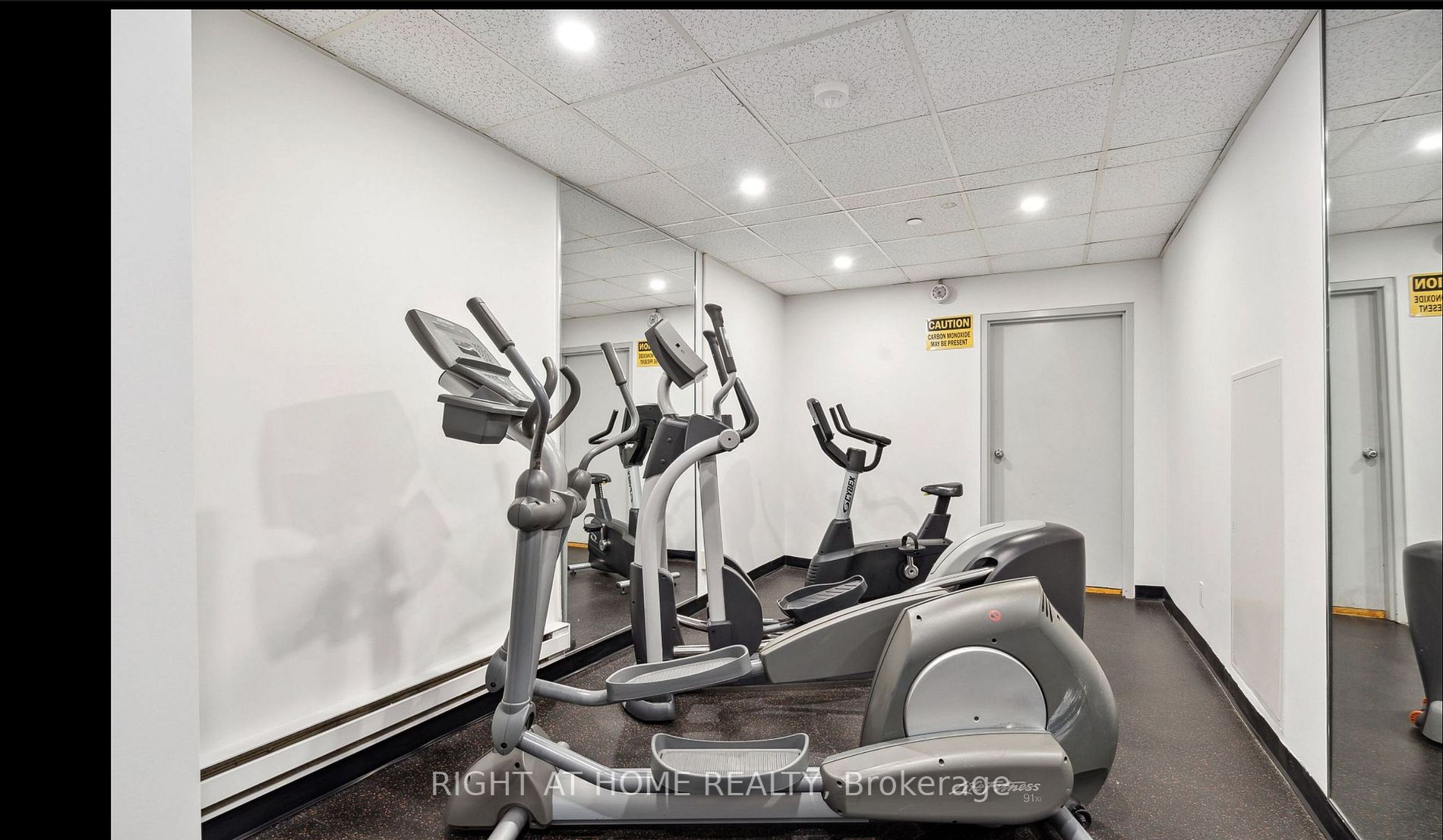5785 Yonge St, #505