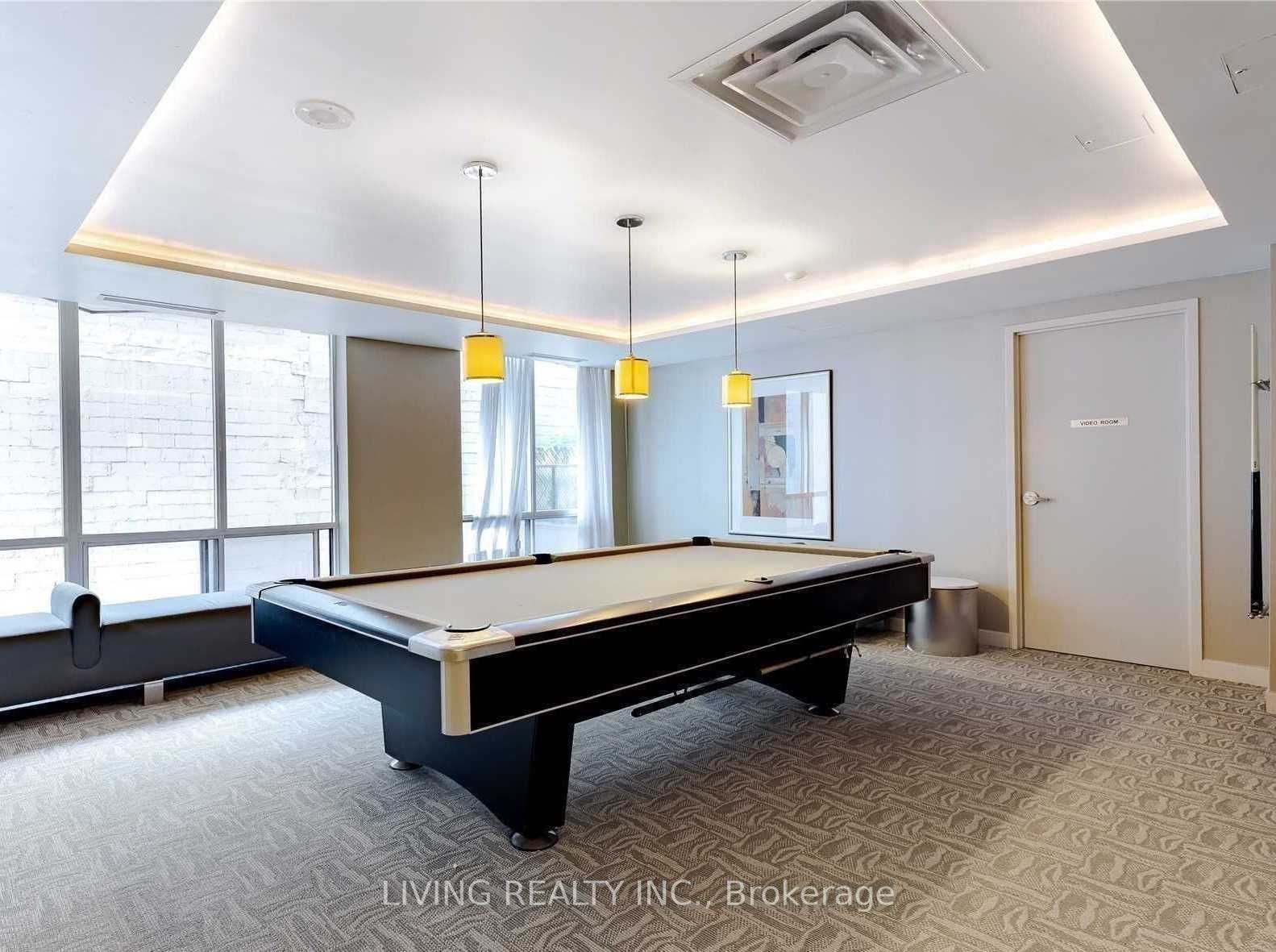85 Bloor St E, #1211