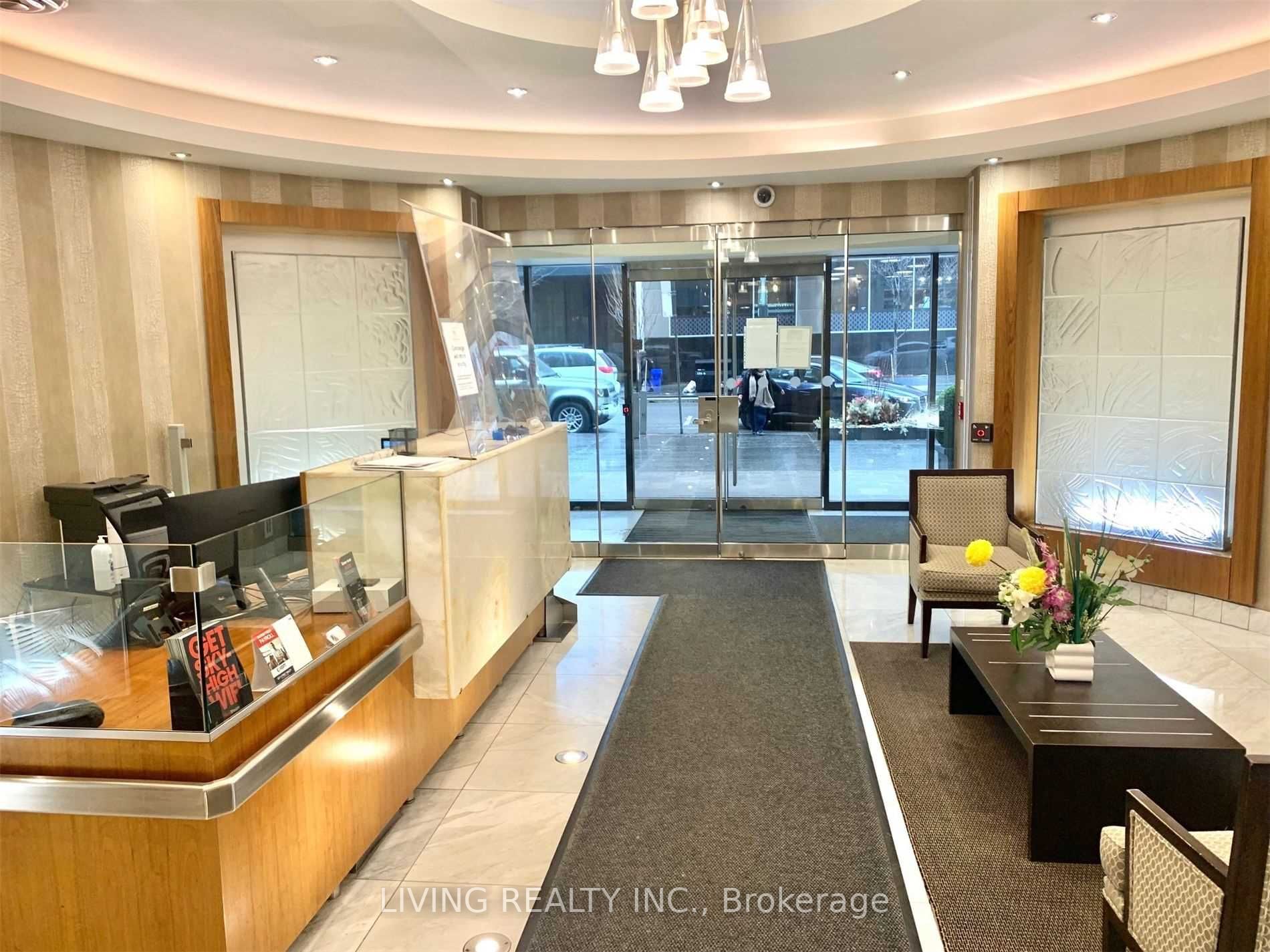 85 Bloor St E, #1211