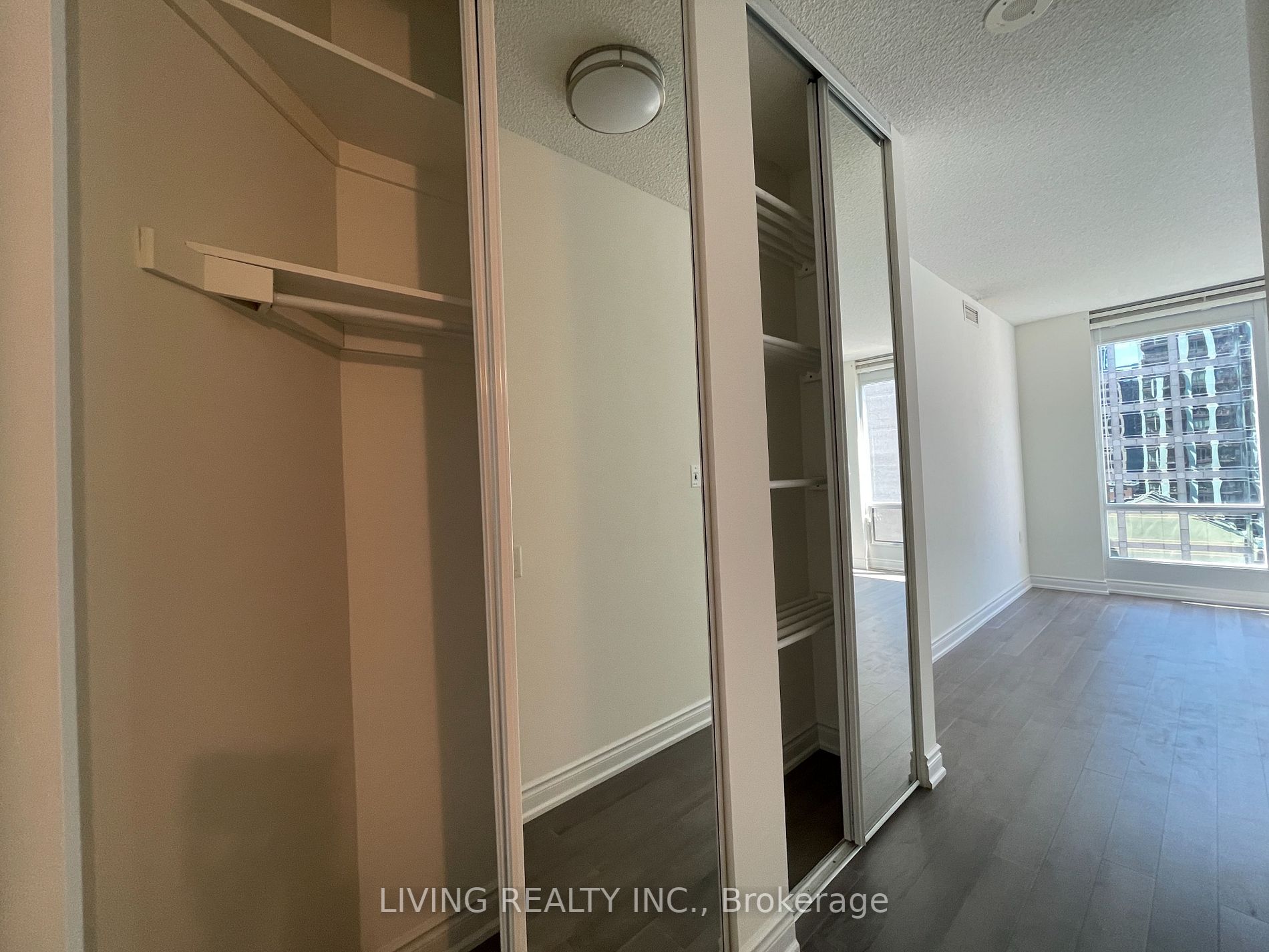85 Bloor St E, #1211