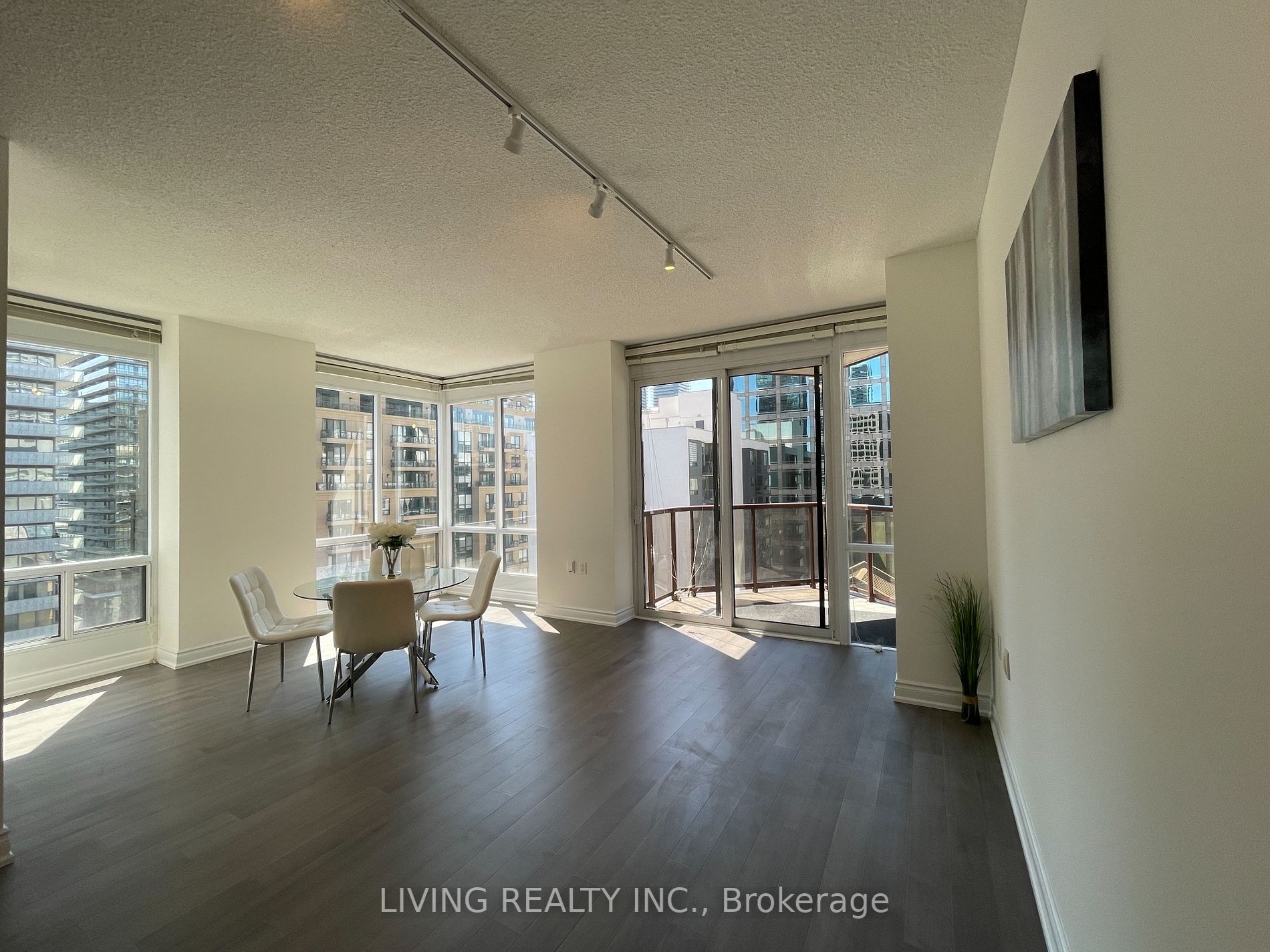 85 Bloor St E, #1211