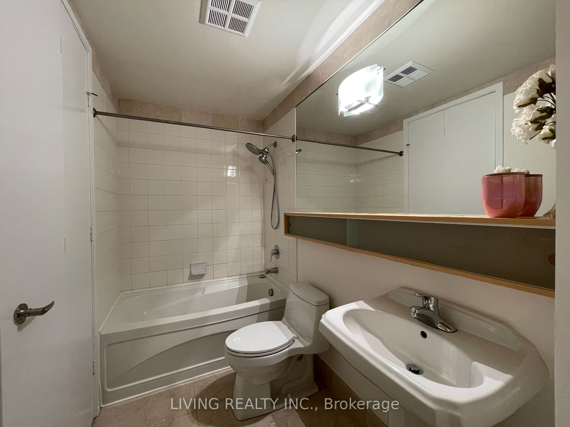 85 Bloor St E, #1211