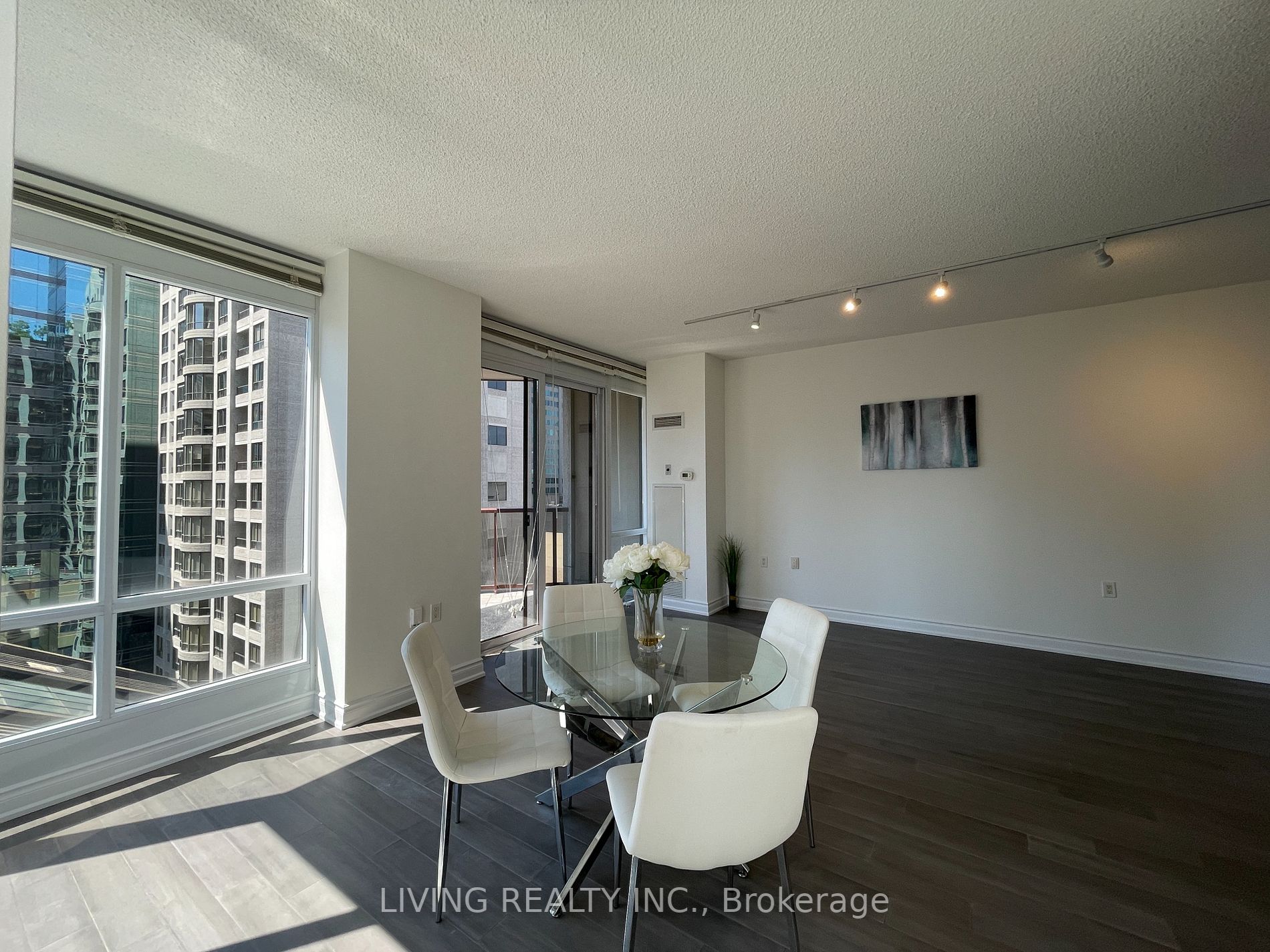 85 Bloor St E, #1211