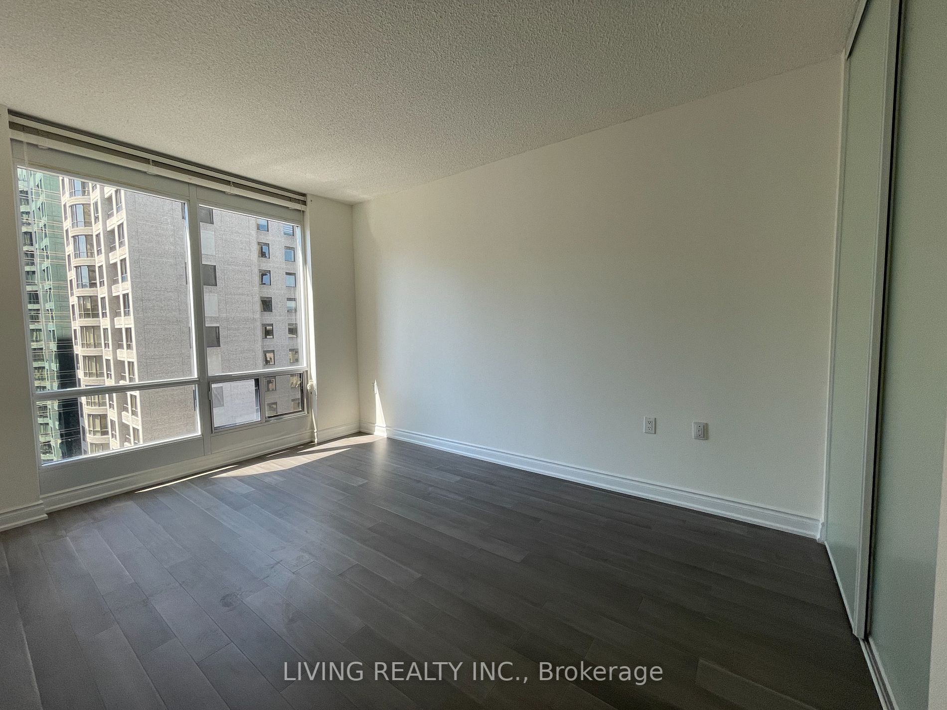 85 Bloor St E, #1211