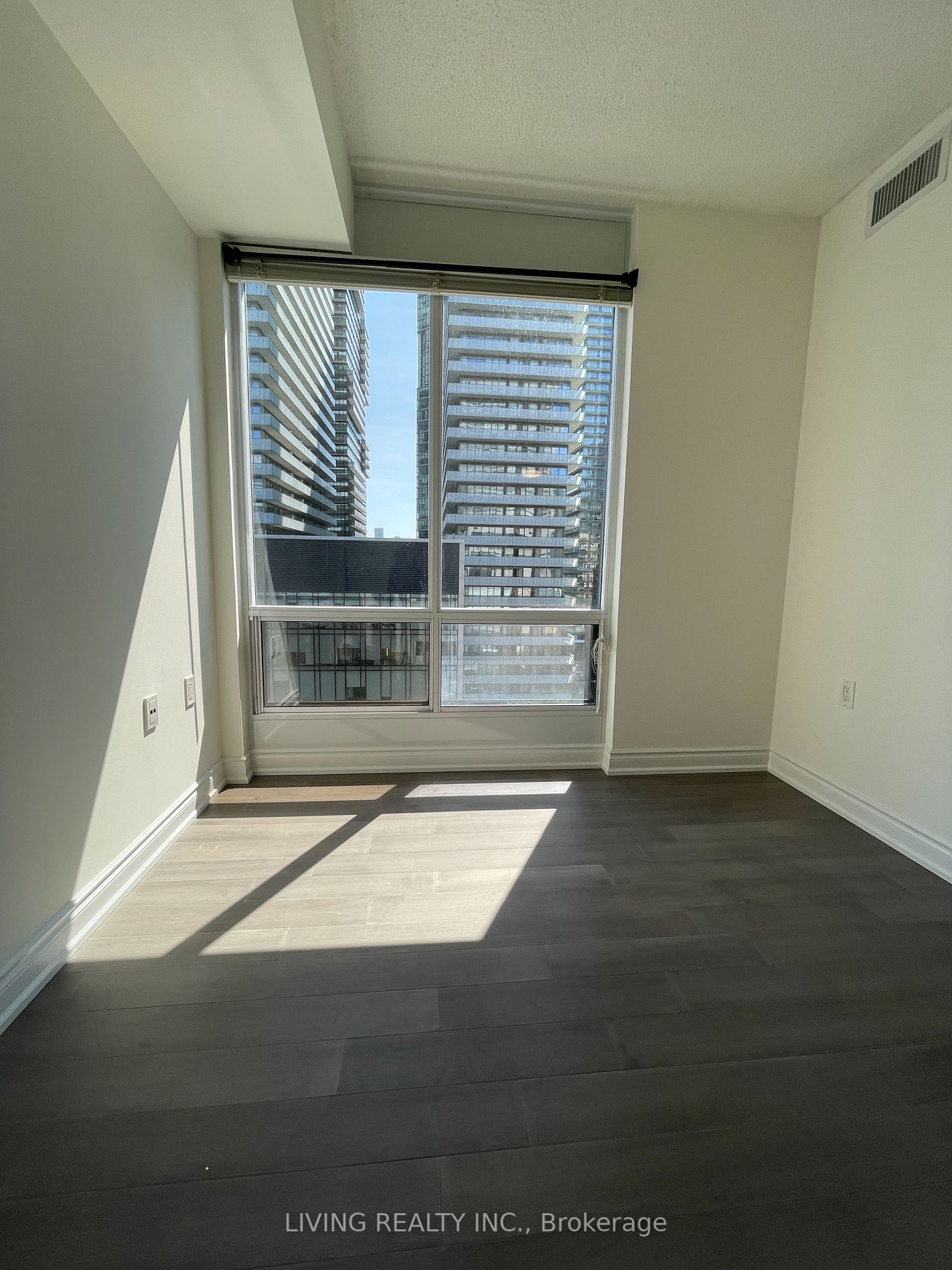 85 Bloor St E, #1211