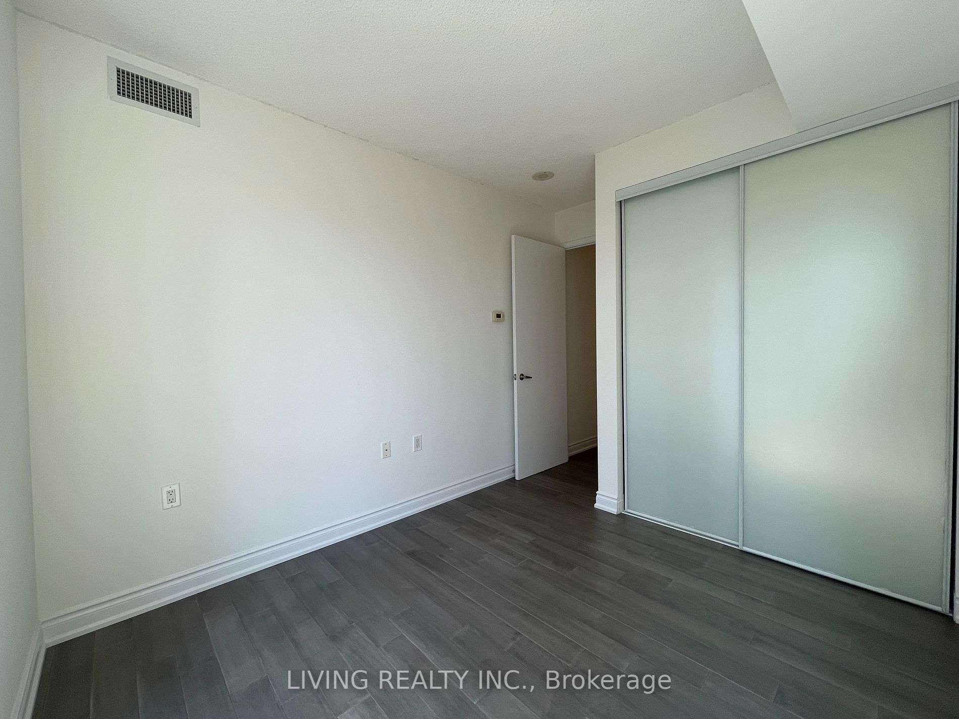 85 Bloor St E, #1211