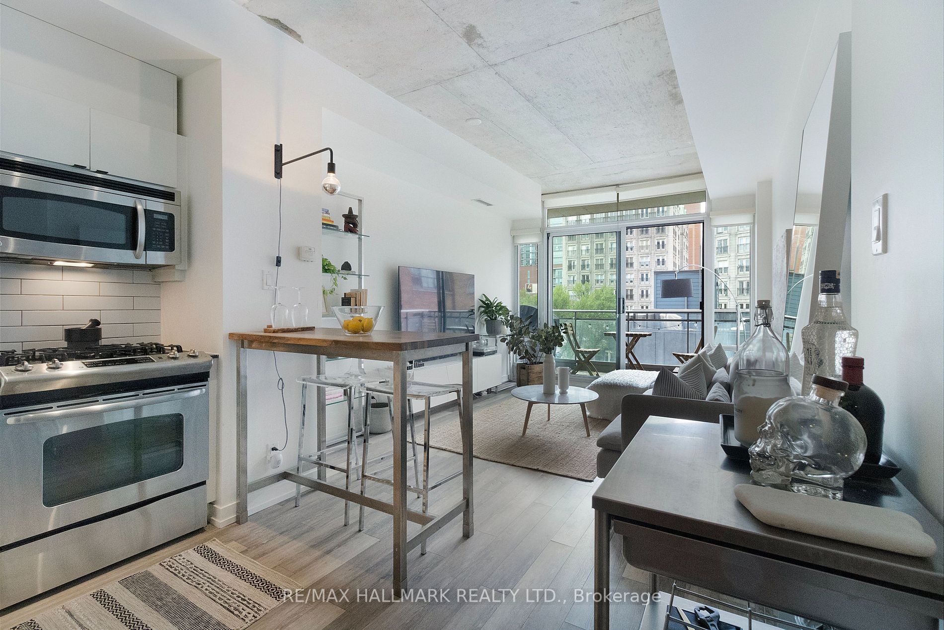 127 Queen St E, #408