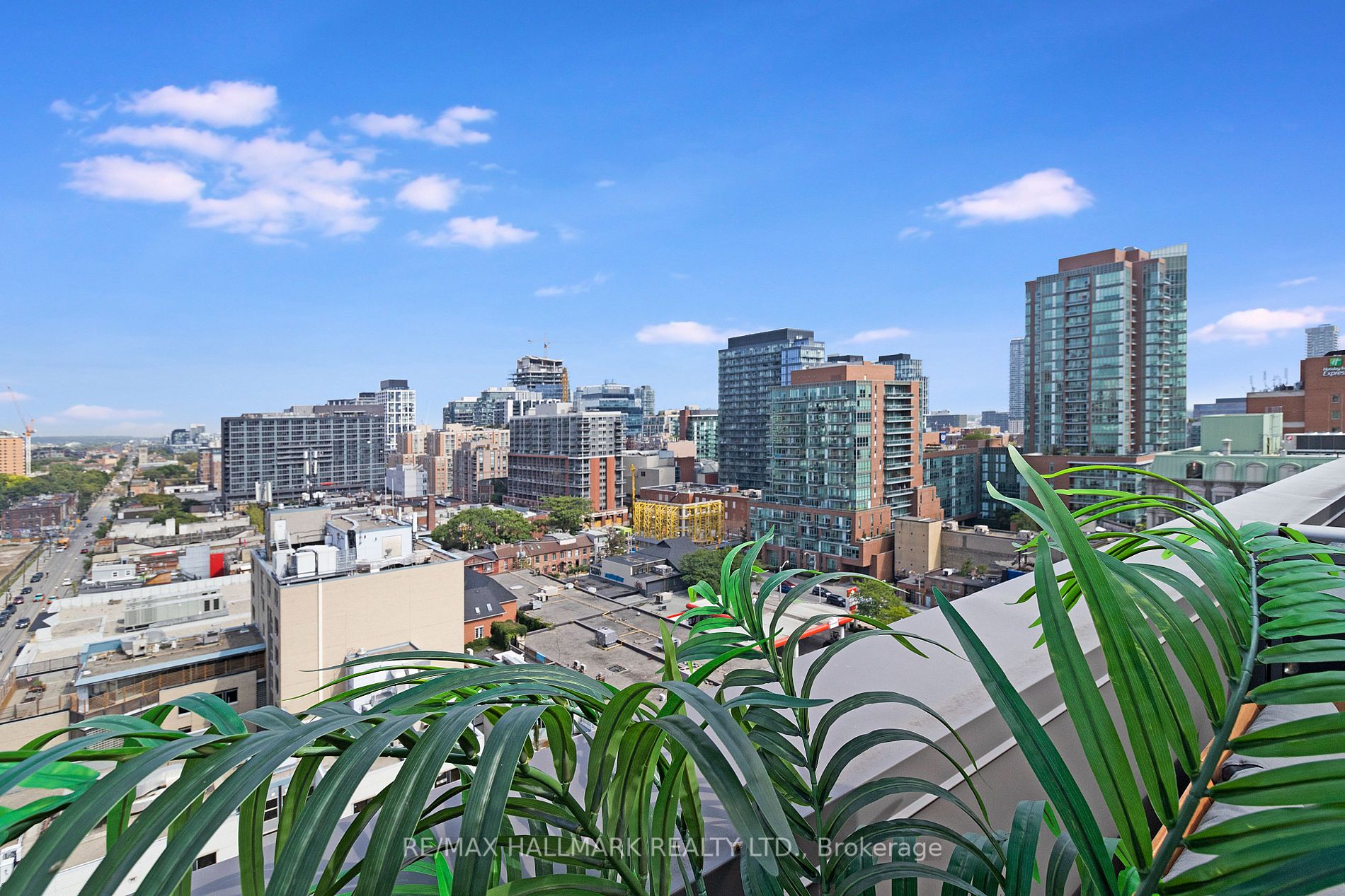 127 Queen St E, #408