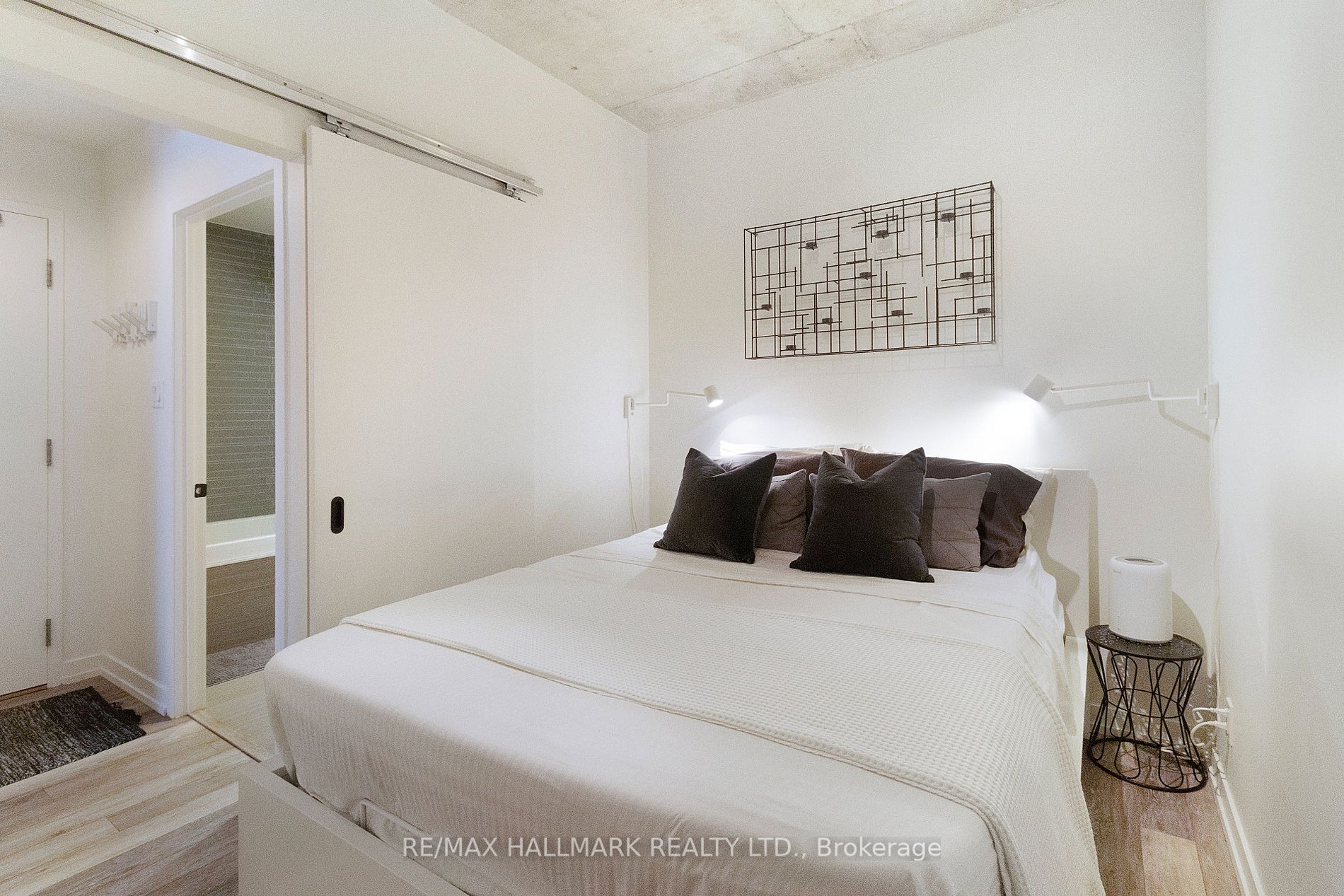 127 Queen St E, #408