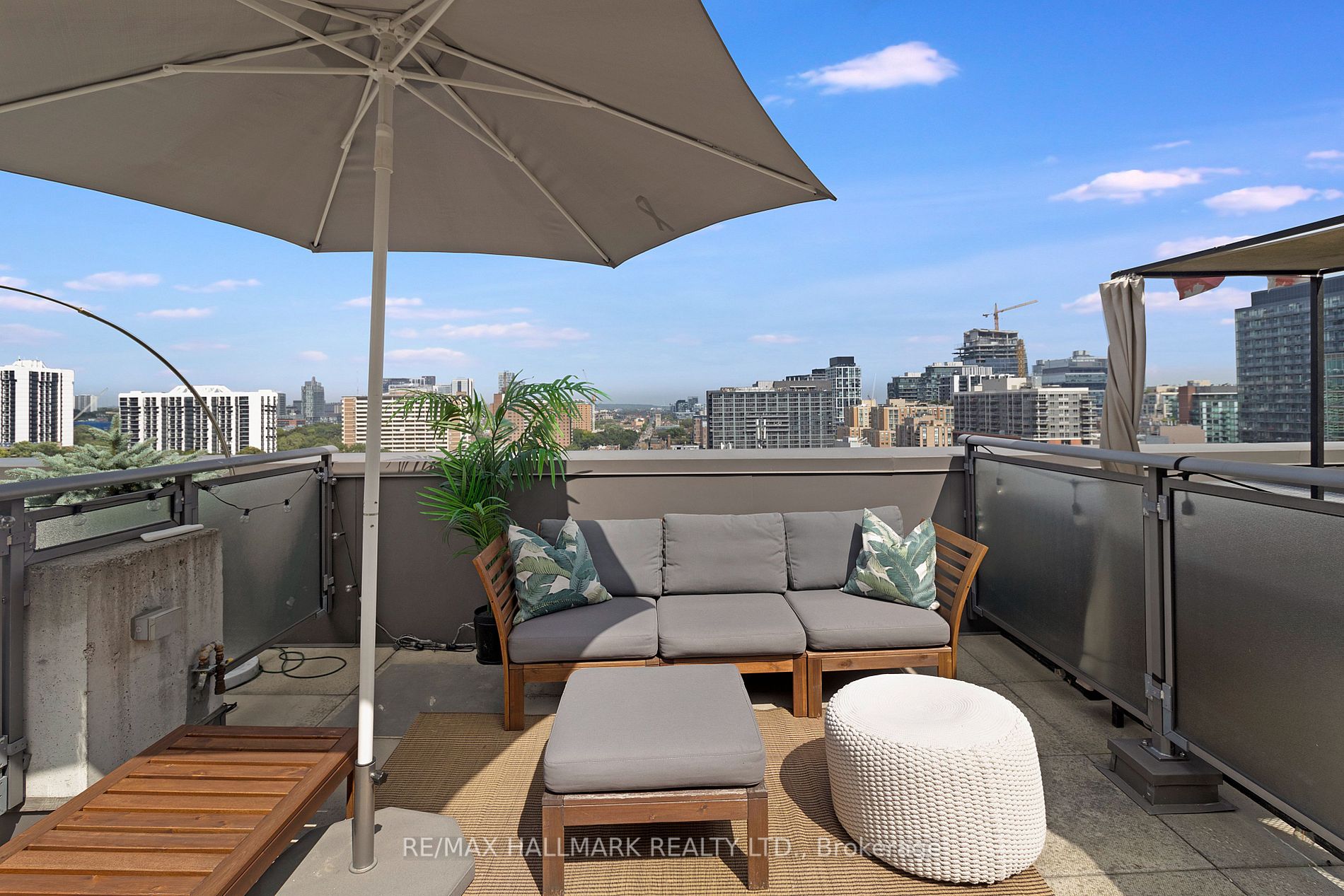 127 Queen St E, #408