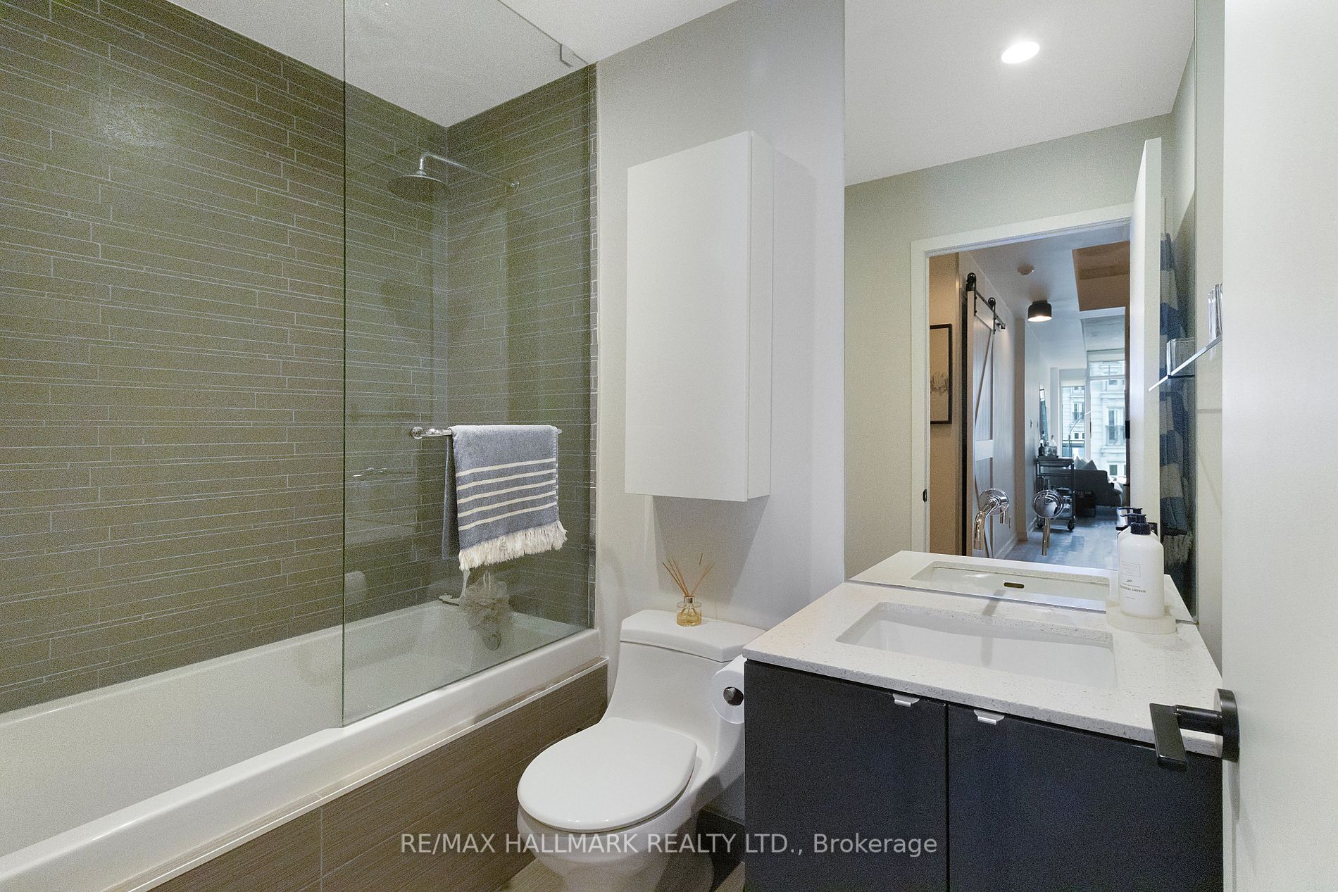 127 Queen St E, #408
