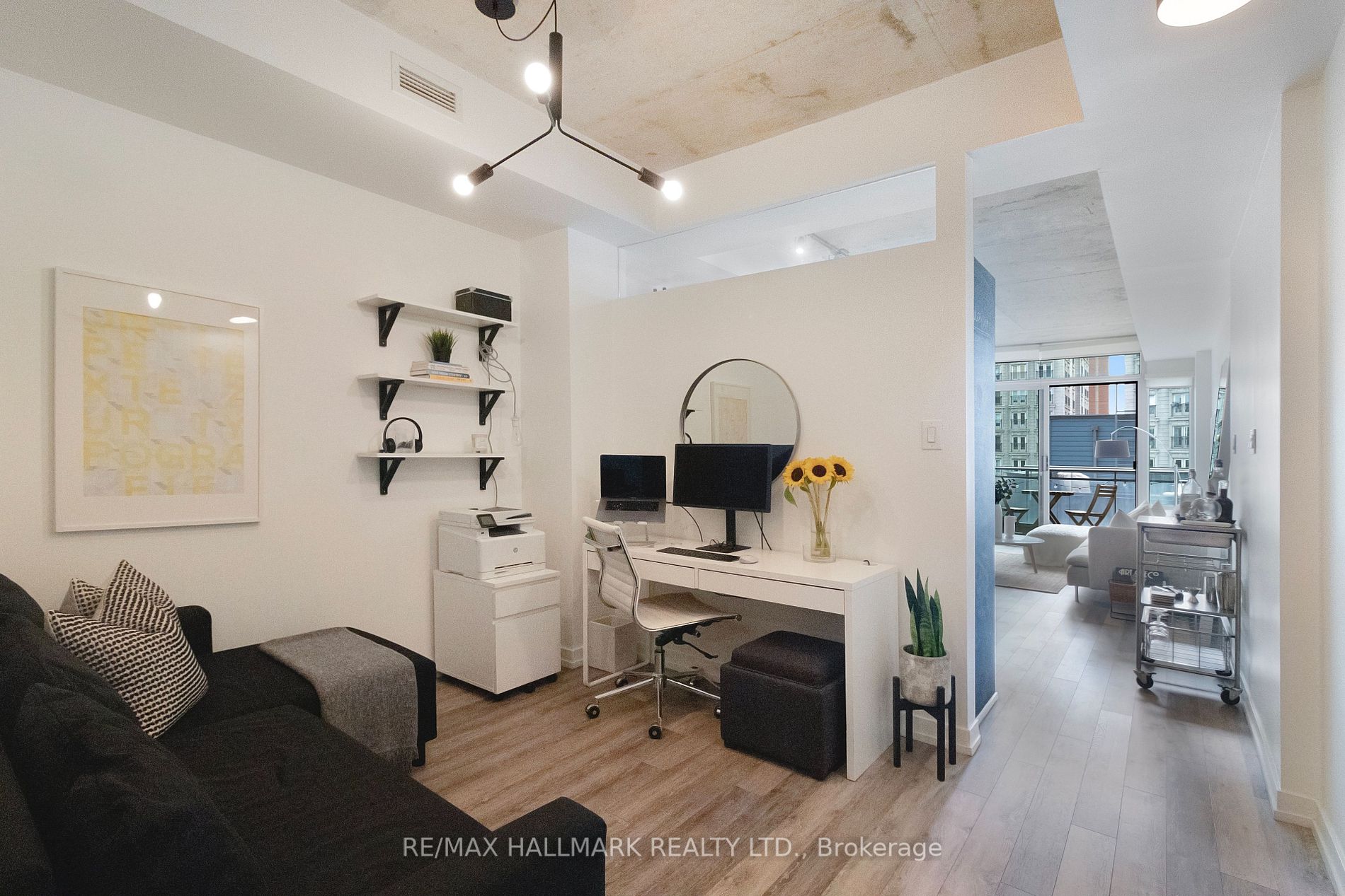 127 Queen St E, #408
