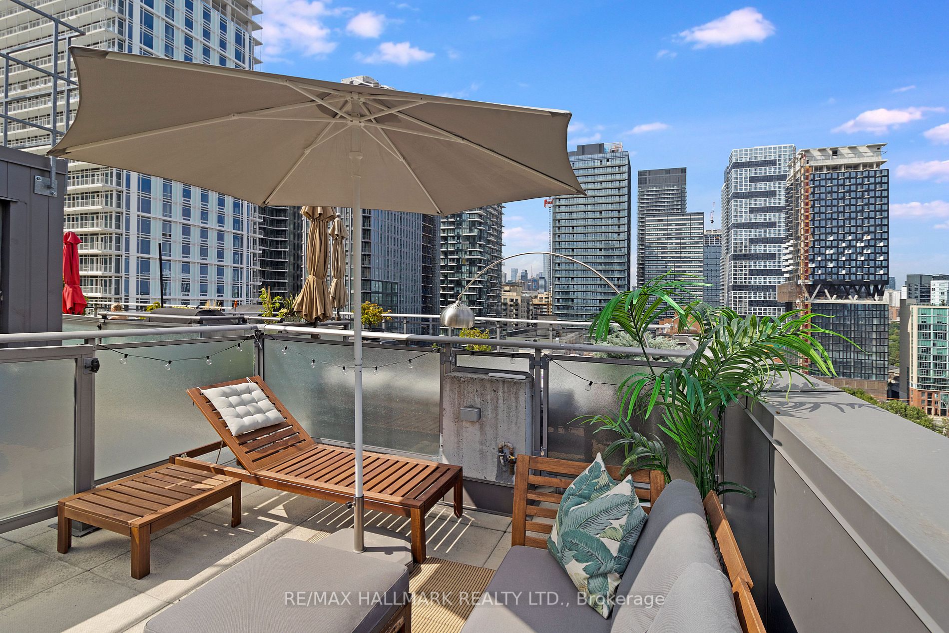 127 Queen St E, #408