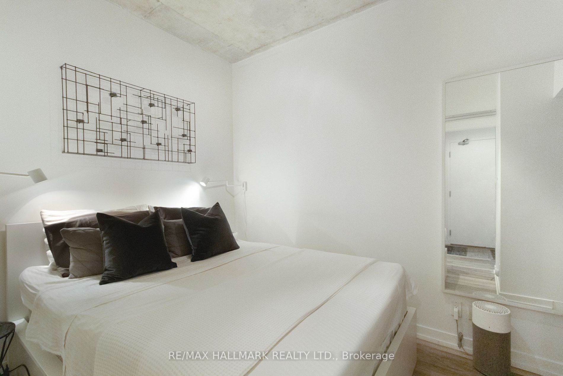 127 Queen St E, #408