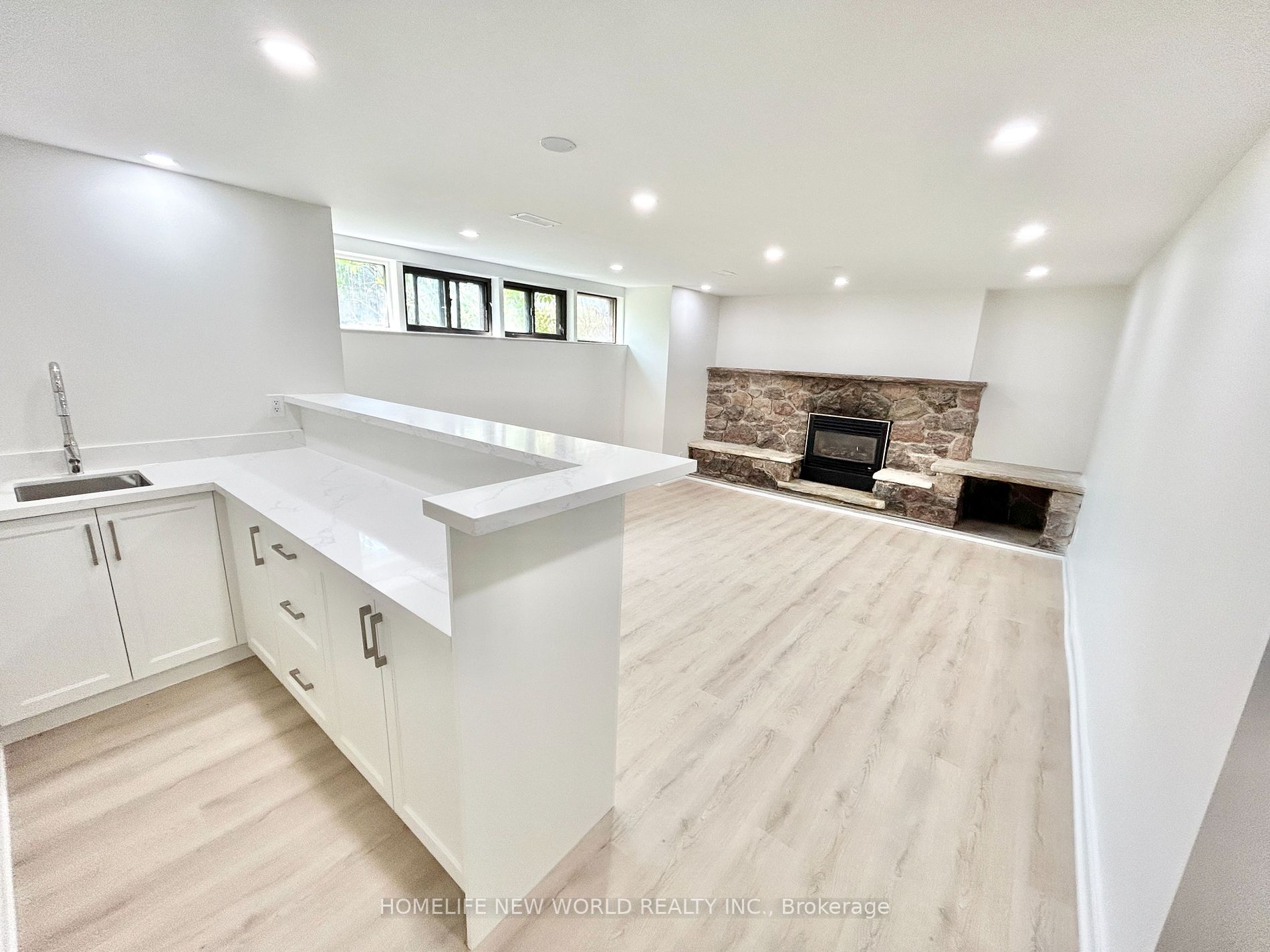 33 Valentine Dr