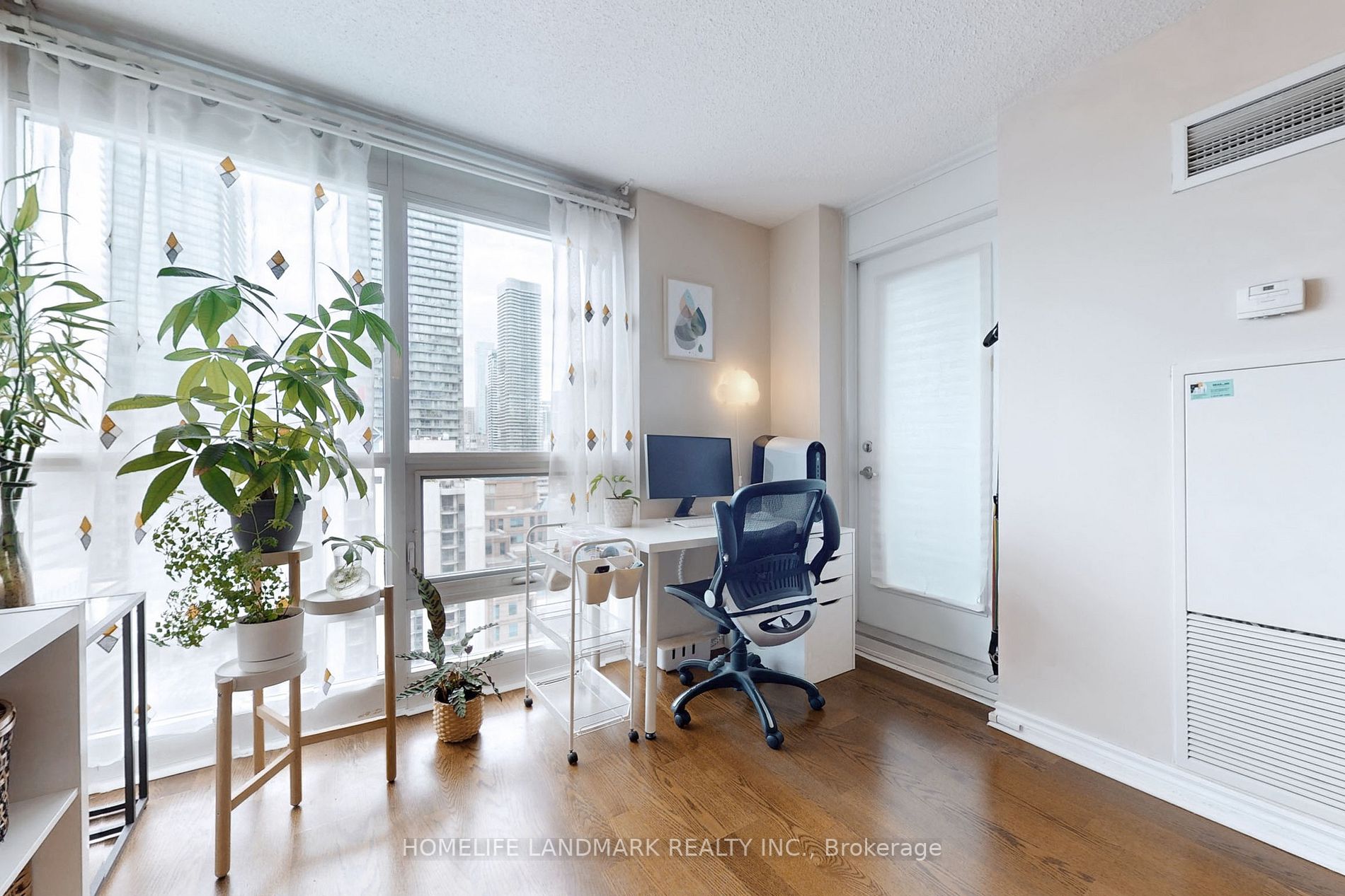 763 Bay St, #2113