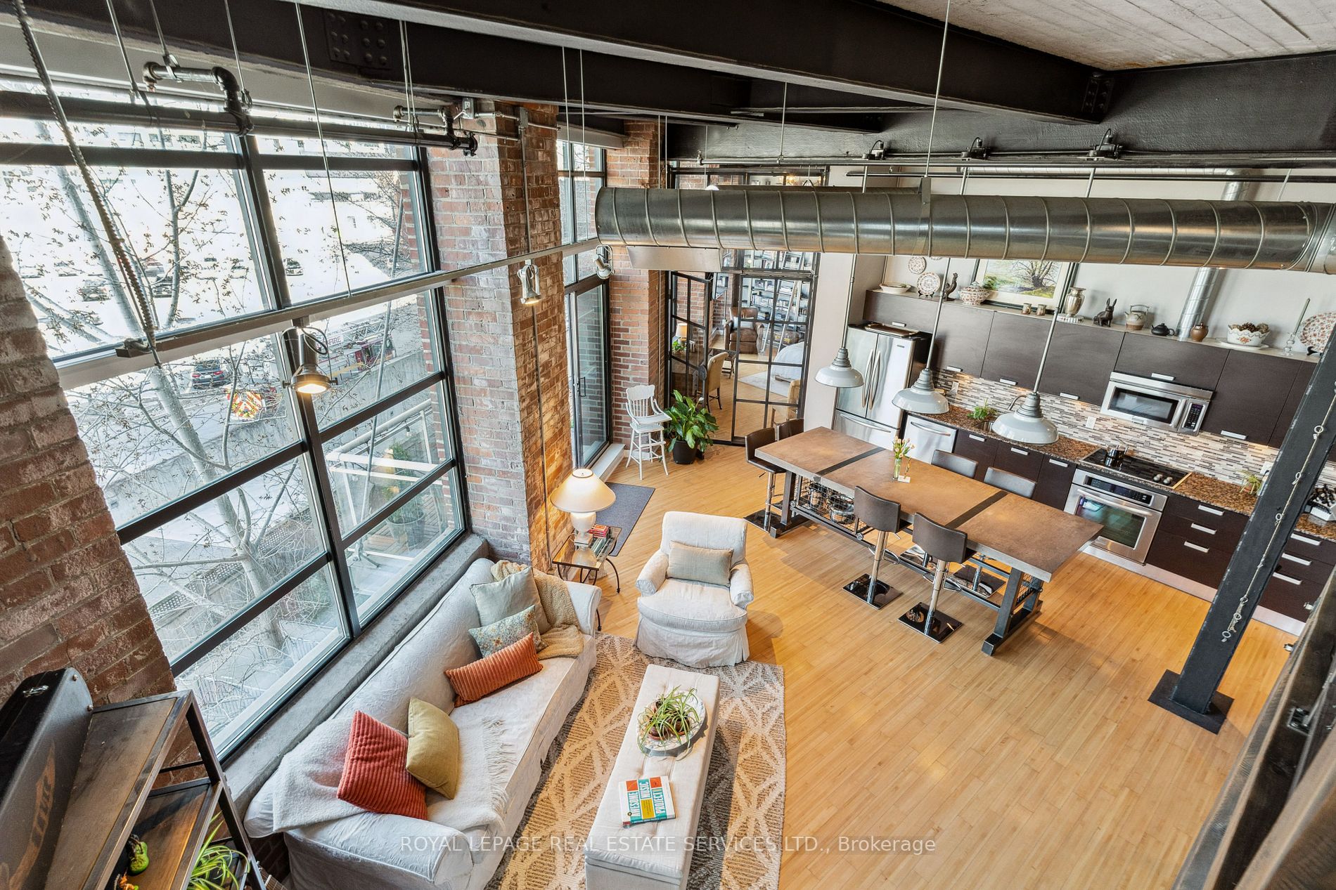 43 Hanna Ave, #306