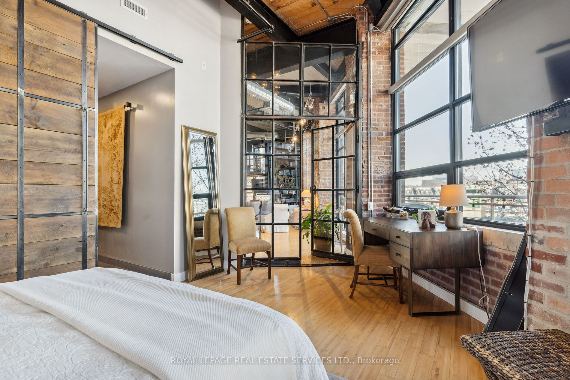 43 Hanna Ave, #306