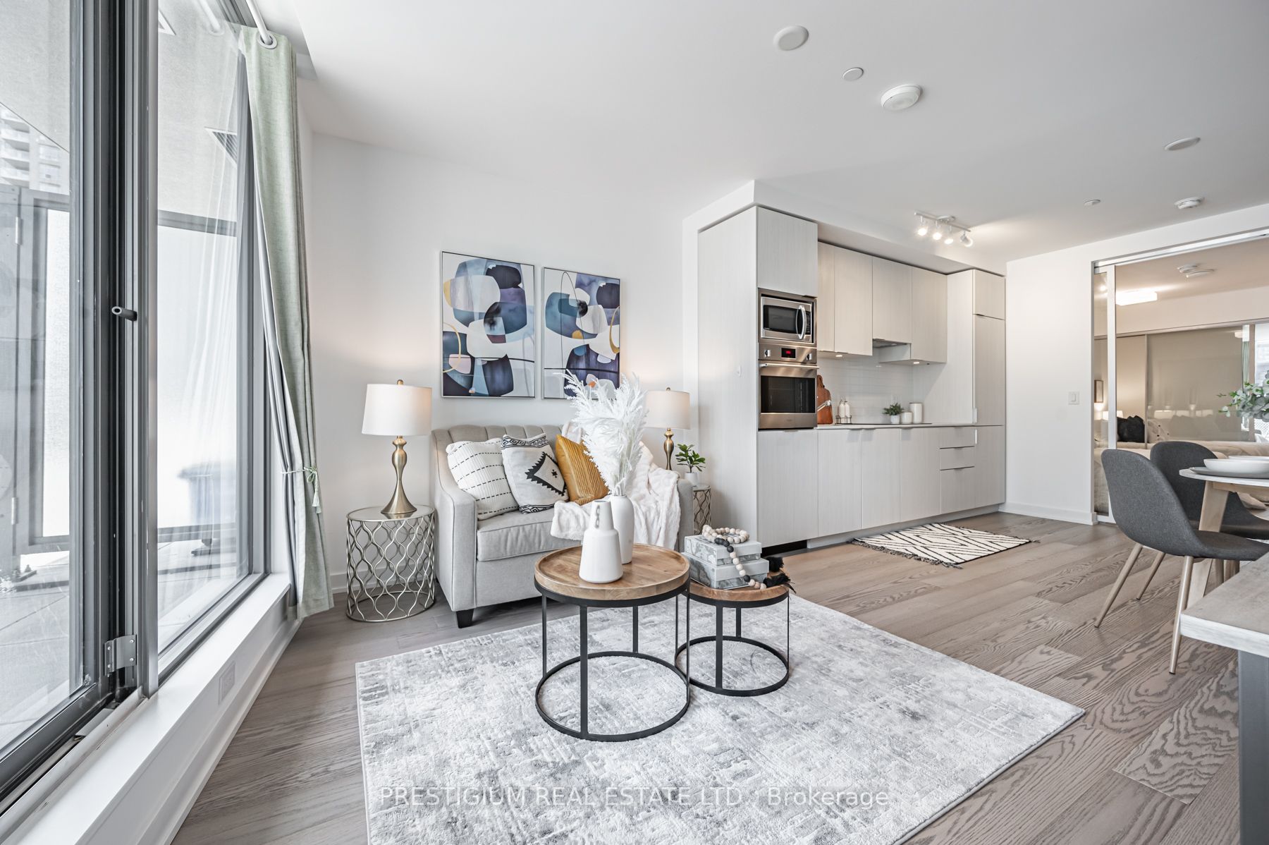11 Wellesley St W, #605