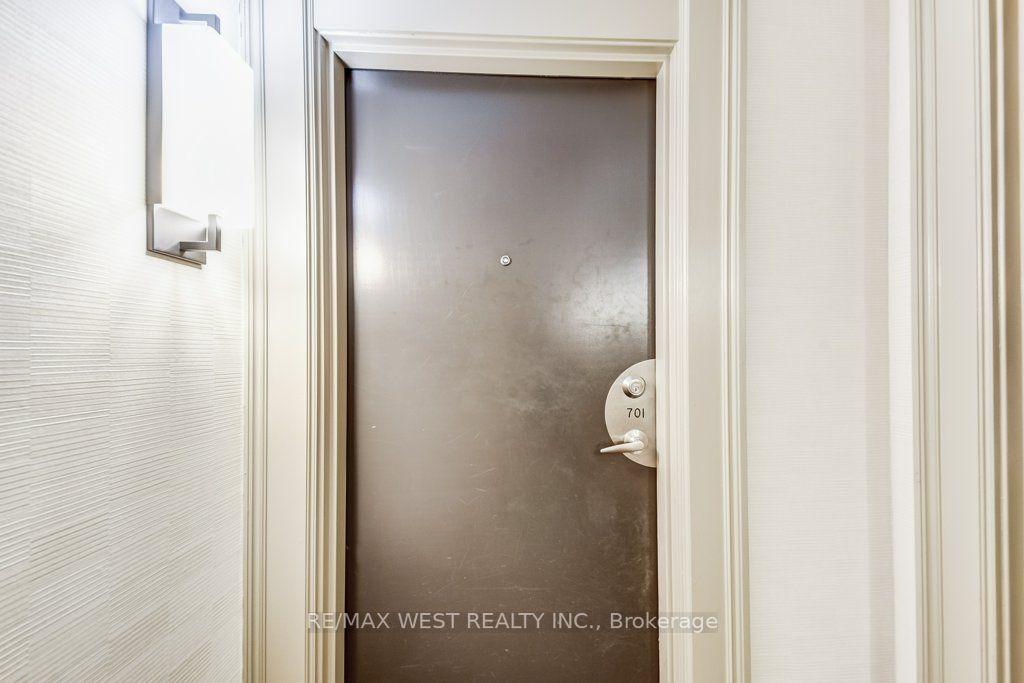 30 Harrison Garden Blvd, #701